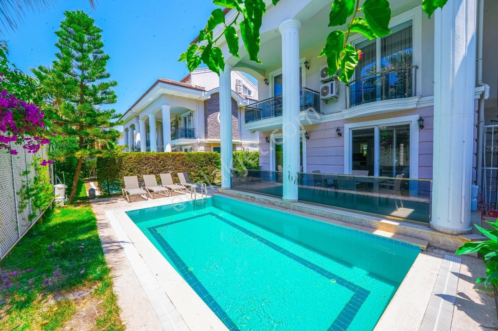 Stop'tan Plaja 250mt.5+1 Lüx Havuzlu İkiz Villa - Görsel 34