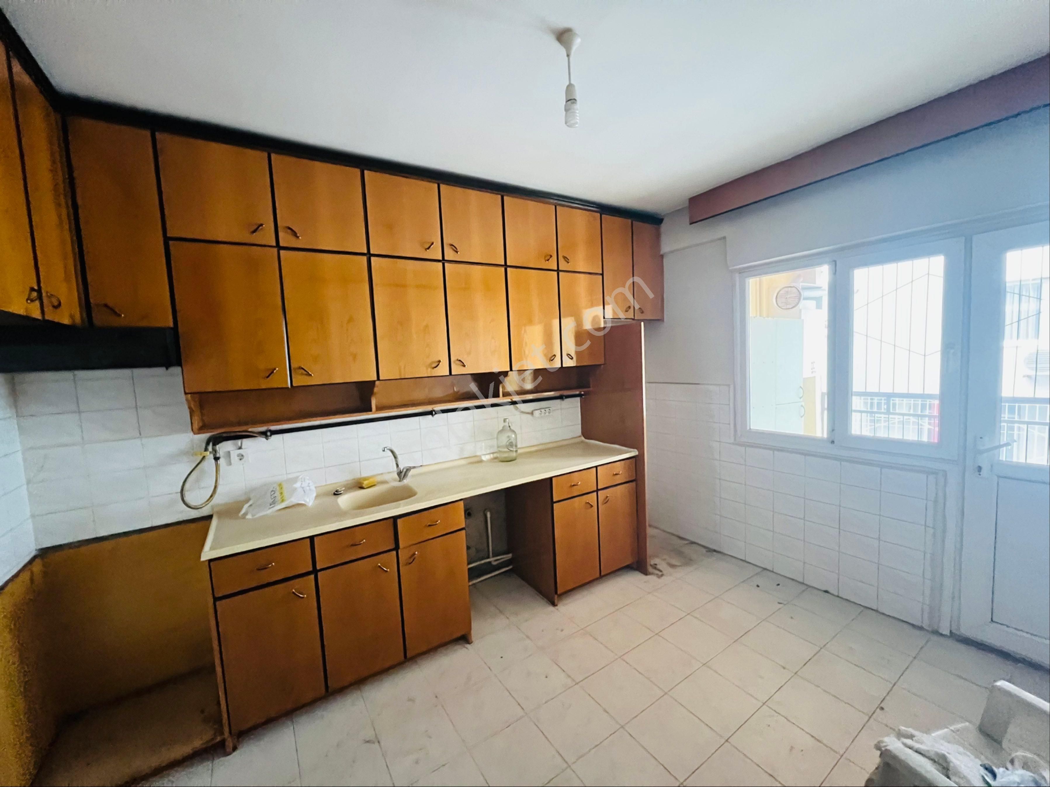 Bozyaka Sarıyer Mah. 4 Katlı Dgazlı Satılık Bina - Görsel 2