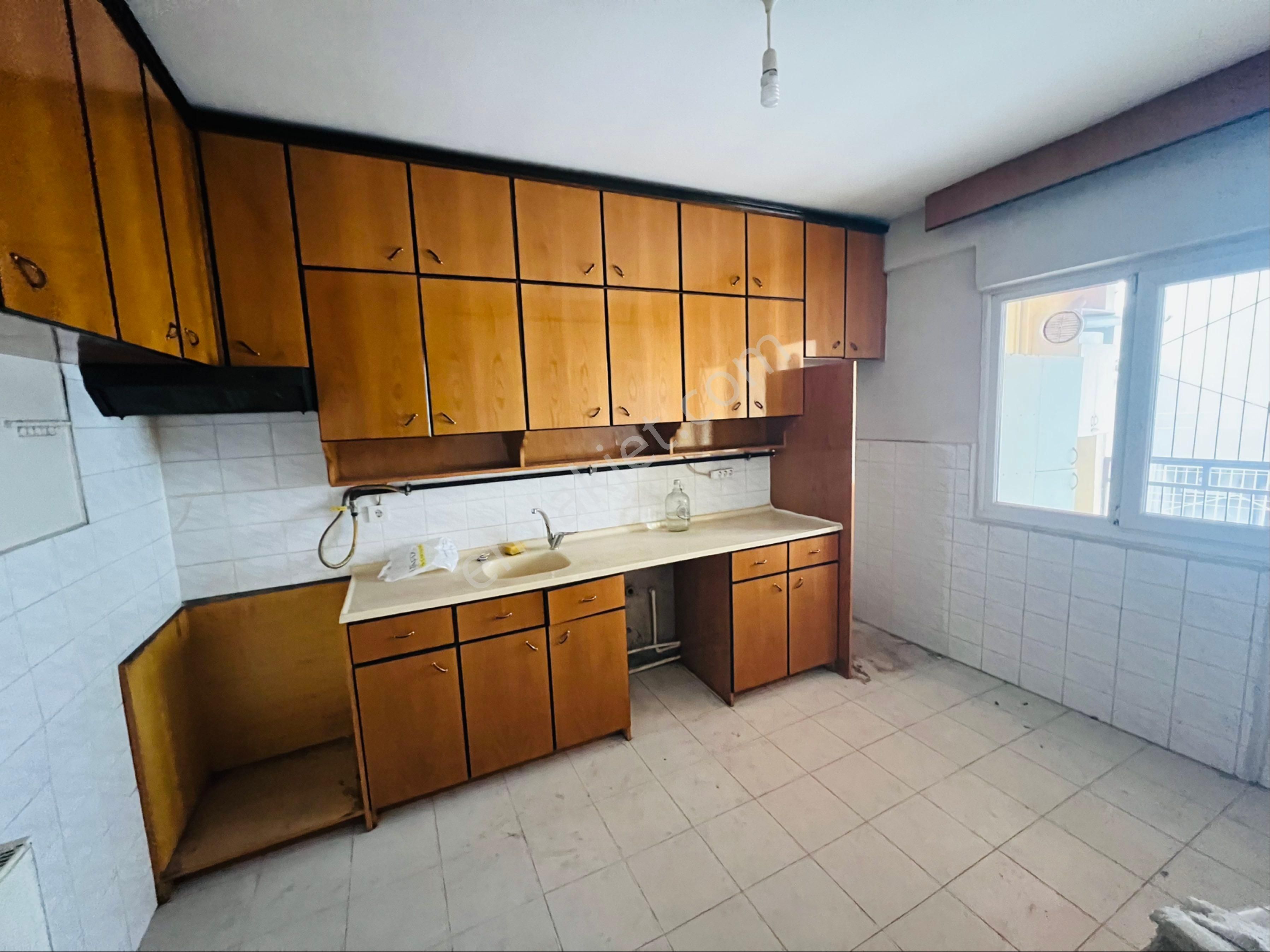 Bozyaka Sarıyer Mah. 4 Katlı Dgazlı Satılık Bina - Görsel 3