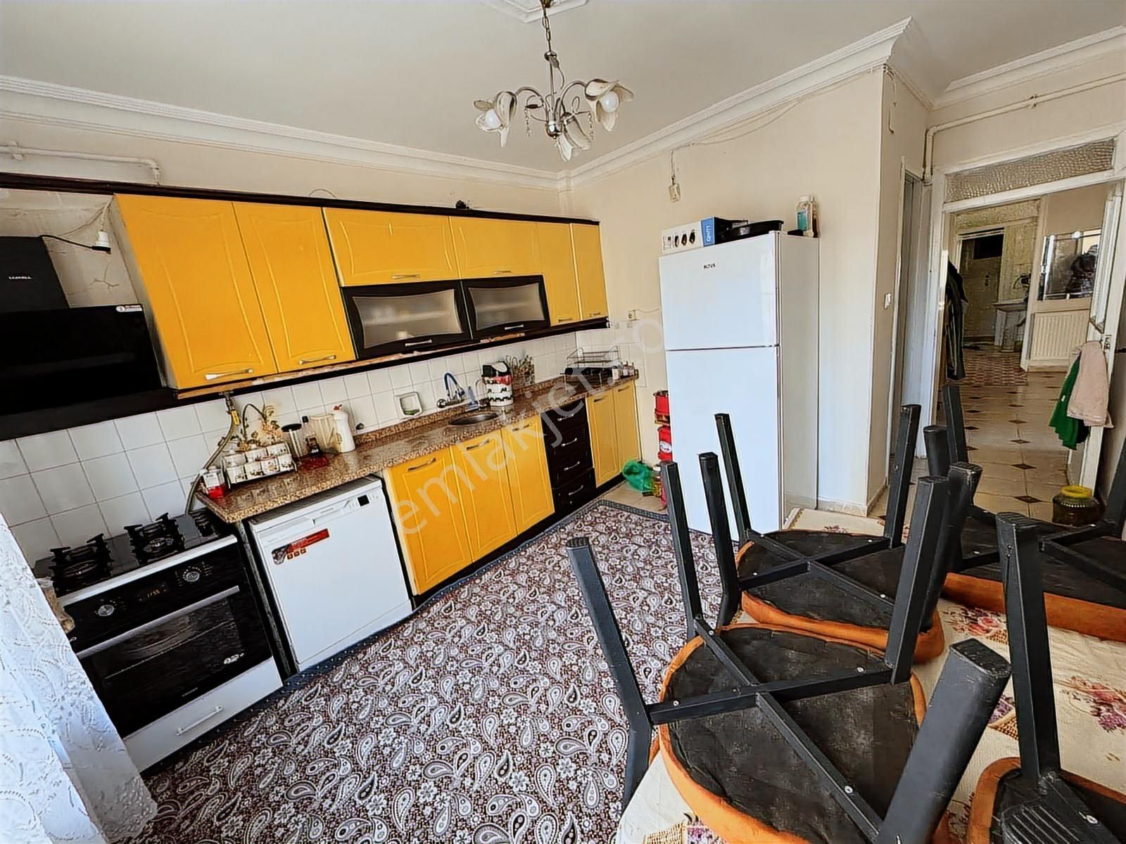 Ymz'den 60.yılda Ara Kat Geniş 2+1 Kattan Bölme Daire - Görsel 3