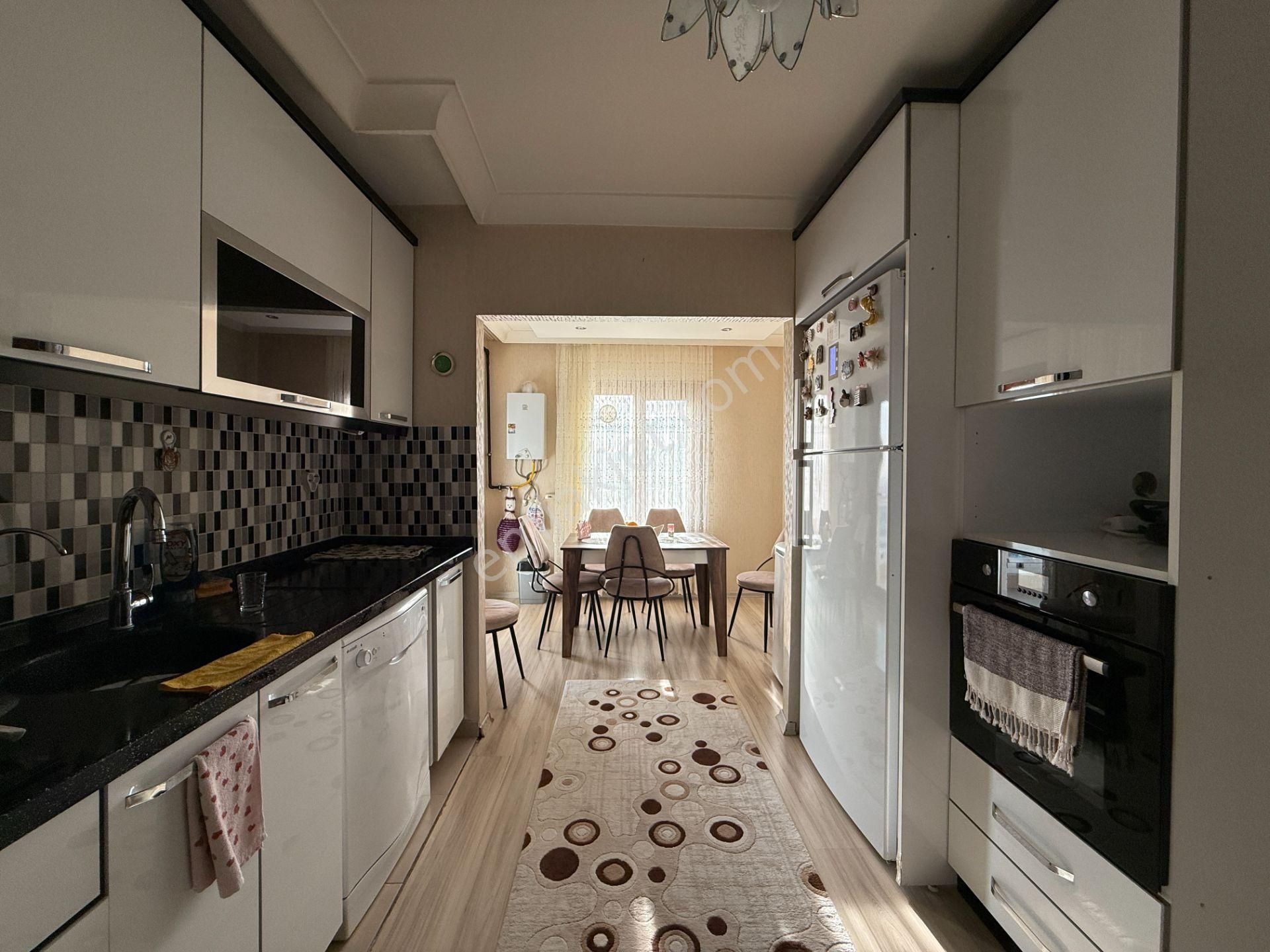 Pursaklar Mehmet Zengin Emlak'tan Hastane Yakını Manzaralı 10.kat 4+1 Sitede Daire - Görsel 5