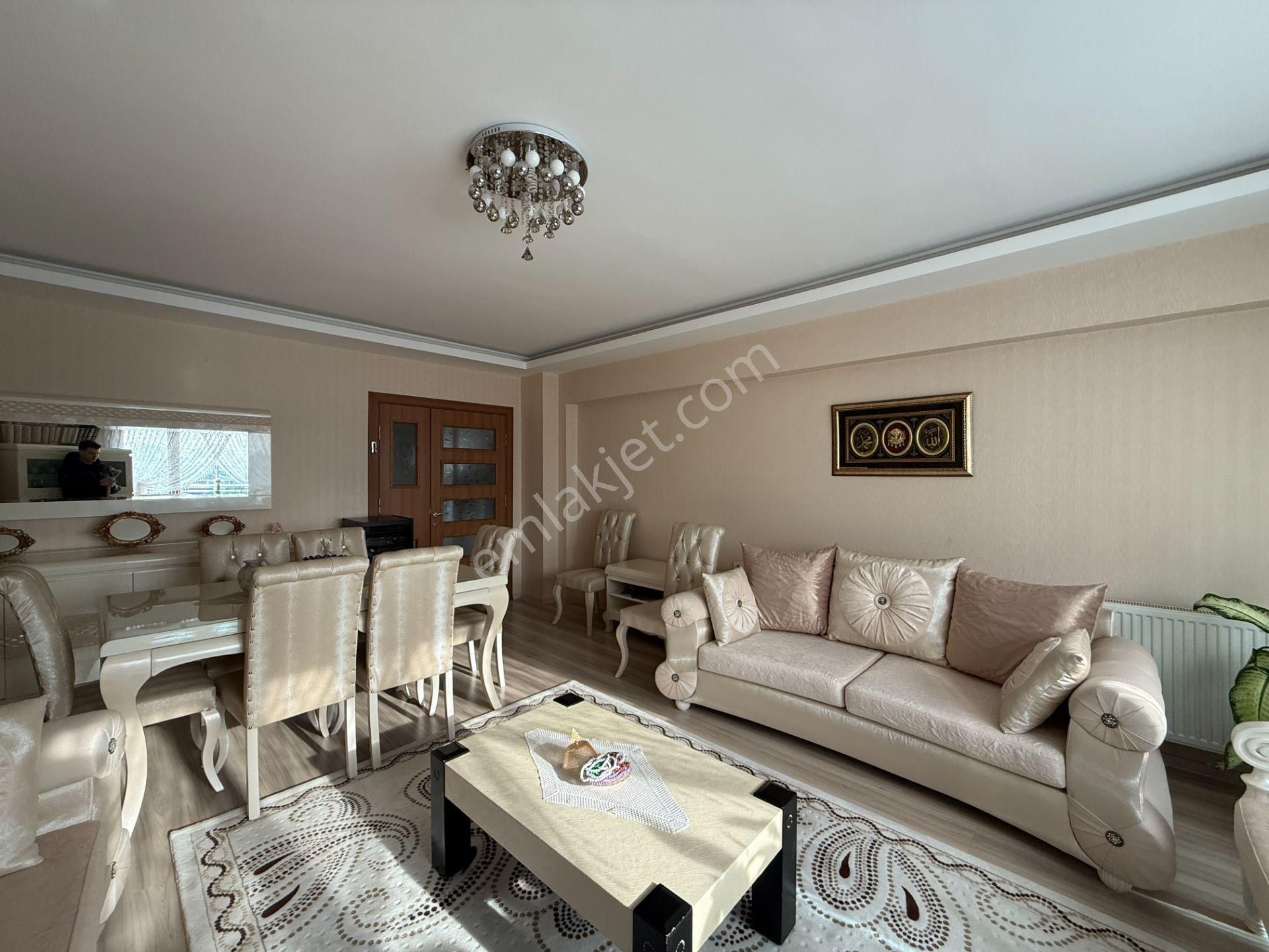 Pursaklar Mehmet Zengin Emlak'tan Hastane Yakını Manzaralı 10.kat 4+1 Sitede Daire - Görsel 4