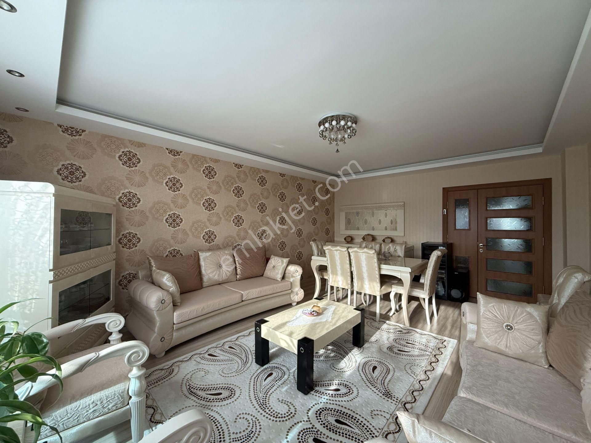 Pursaklar Mehmet Zengin Emlak'tan Hastane Yakını Manzaralı 10.kat 4+1 Sitede Daire - Görsel 3