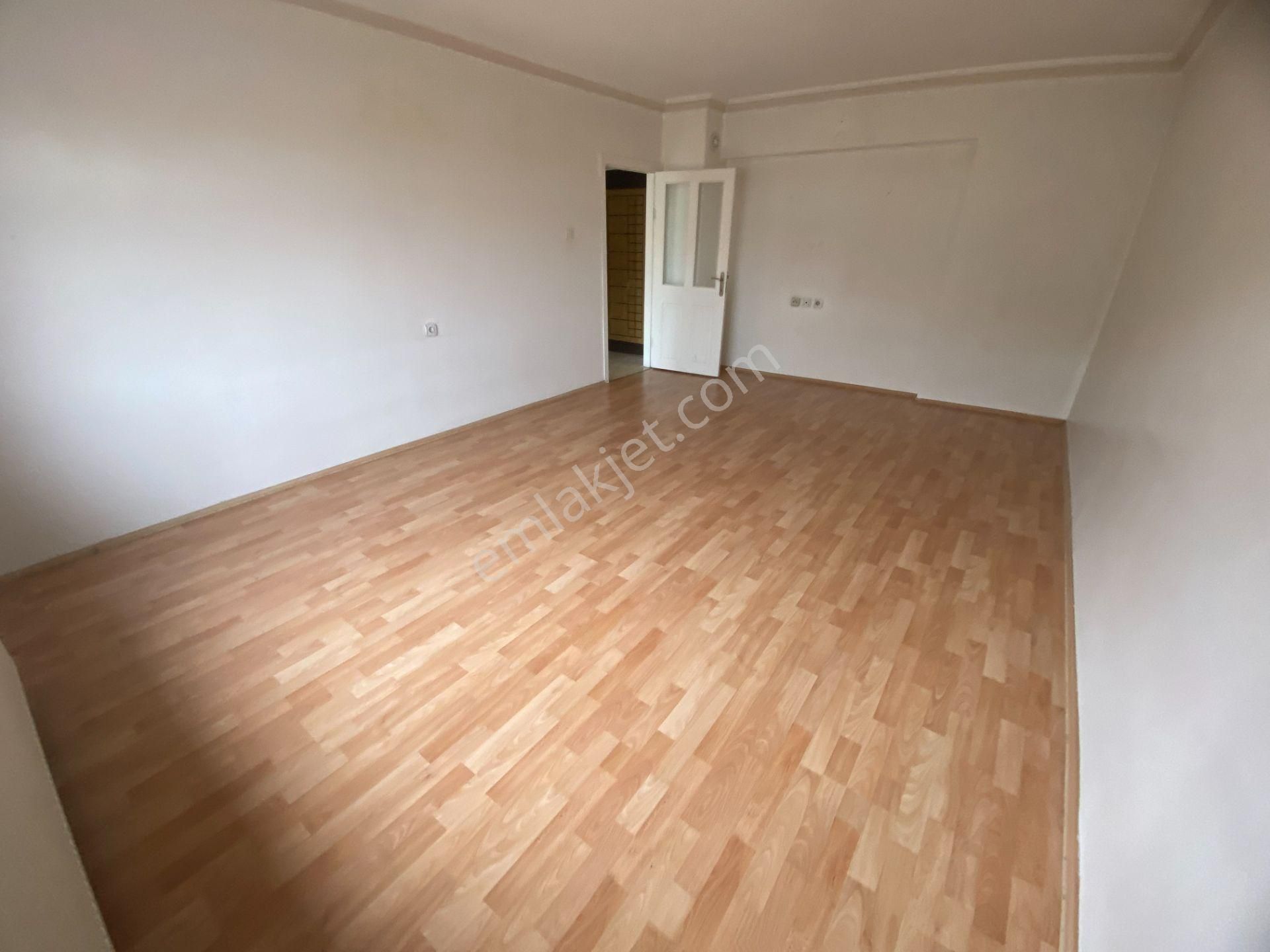 Süvari Mah. 1.arakat 2+1 100 M2 Kiralık Daire Umut 19 Emlak!tan - Görsel 23