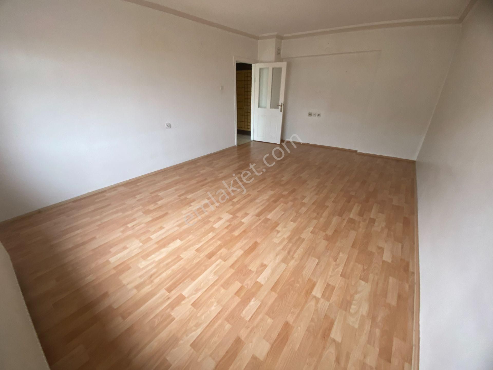 Süvari Mah. 1.arakat 2+1 100 M2 Kiralık Daire Umut 19 Emlak!tan - Görsel 13