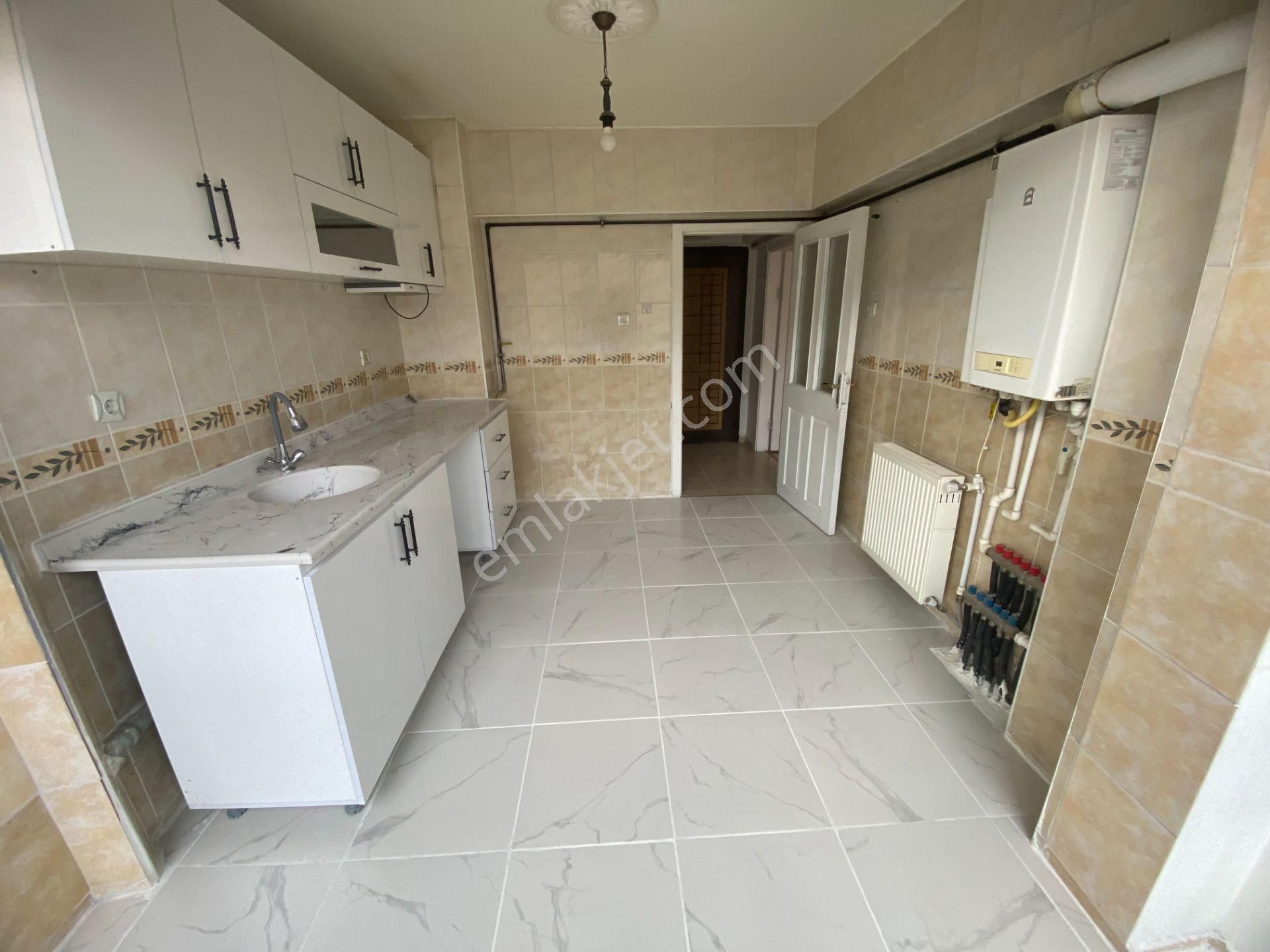Süvari Mah. 1.arakat 2+1 100 M2 Kiralık Daire Umut 19 Emlak!tan - Görsel 5