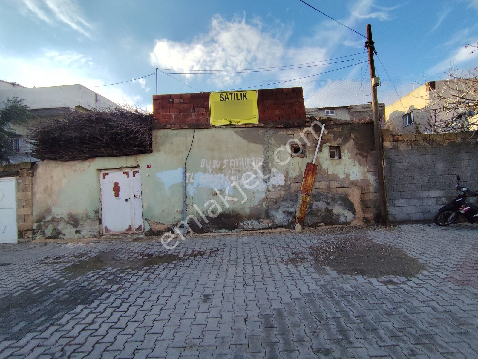 Acar Emlaktan Acil Satılık Barış Mahallesi 300 M2 Müstakil Ev