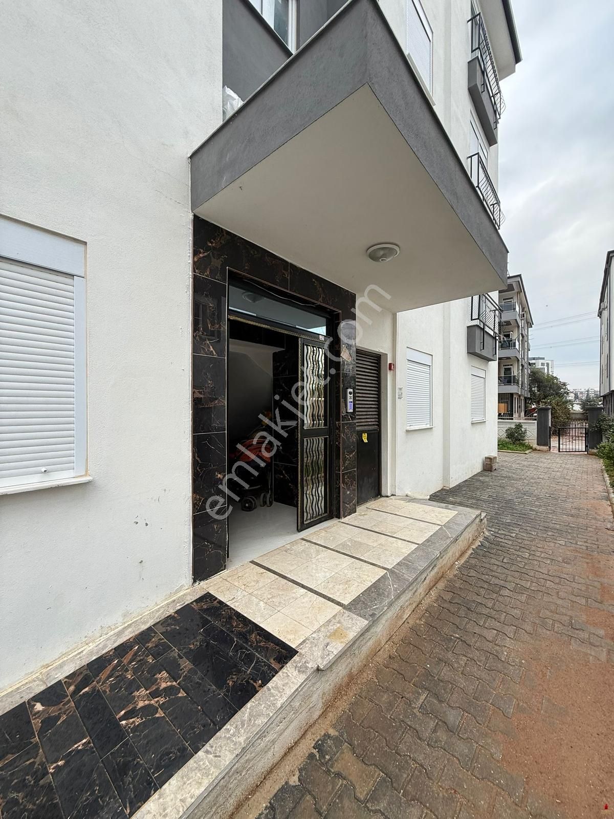 Habiplerde Caddeye Yakın 2+1 Herşeyi Ayrı Asansörlü Fırsat Daire - Görsel 20