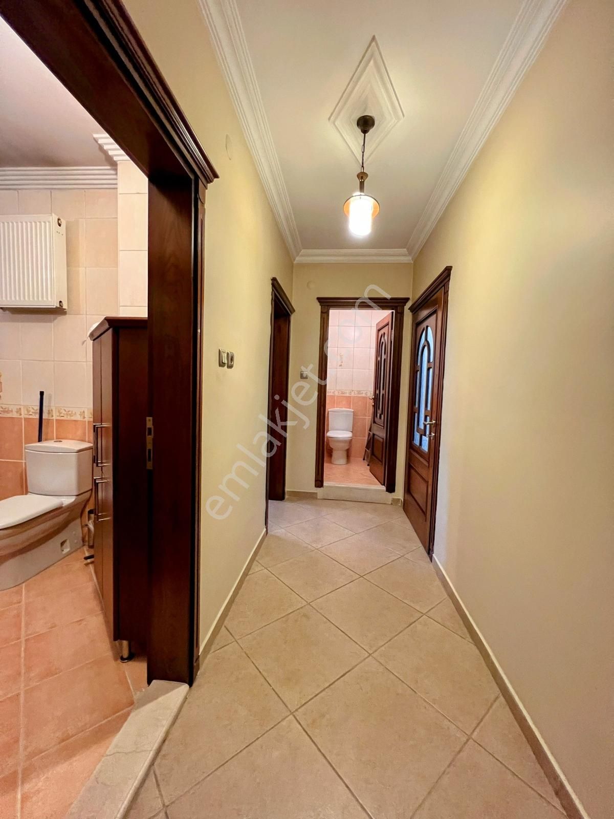 Trabzon Merkezde Asansörlü Yangın Merdivenli 3+1 150 M2 Daire - Görsel 7