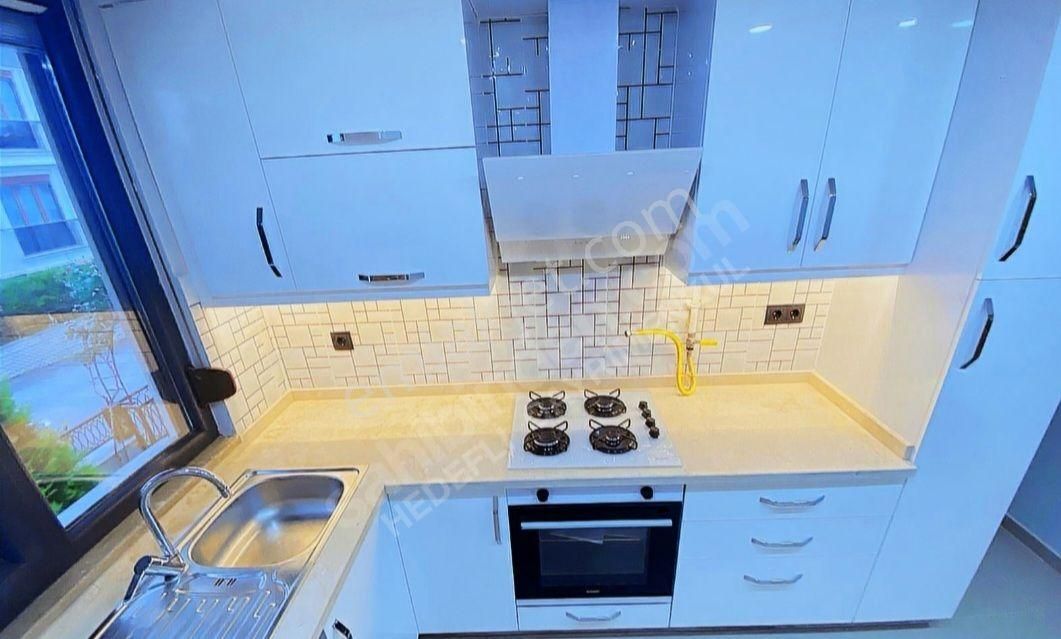 İdealtepe 50.yıl Korusunda 1.kat Konumunda 8 Yıllık 3+1 - Görsel 10