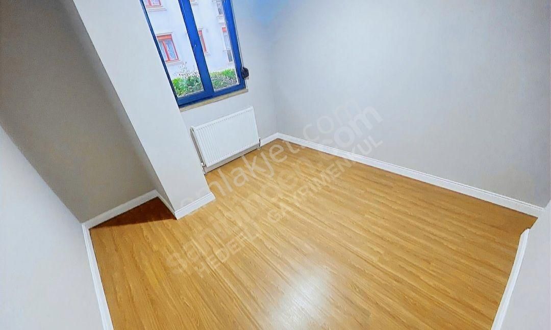 İdealtepe 50.yıl Korusunda 1.kat Konumunda 8 Yıllık 3+1 - Görsel 28