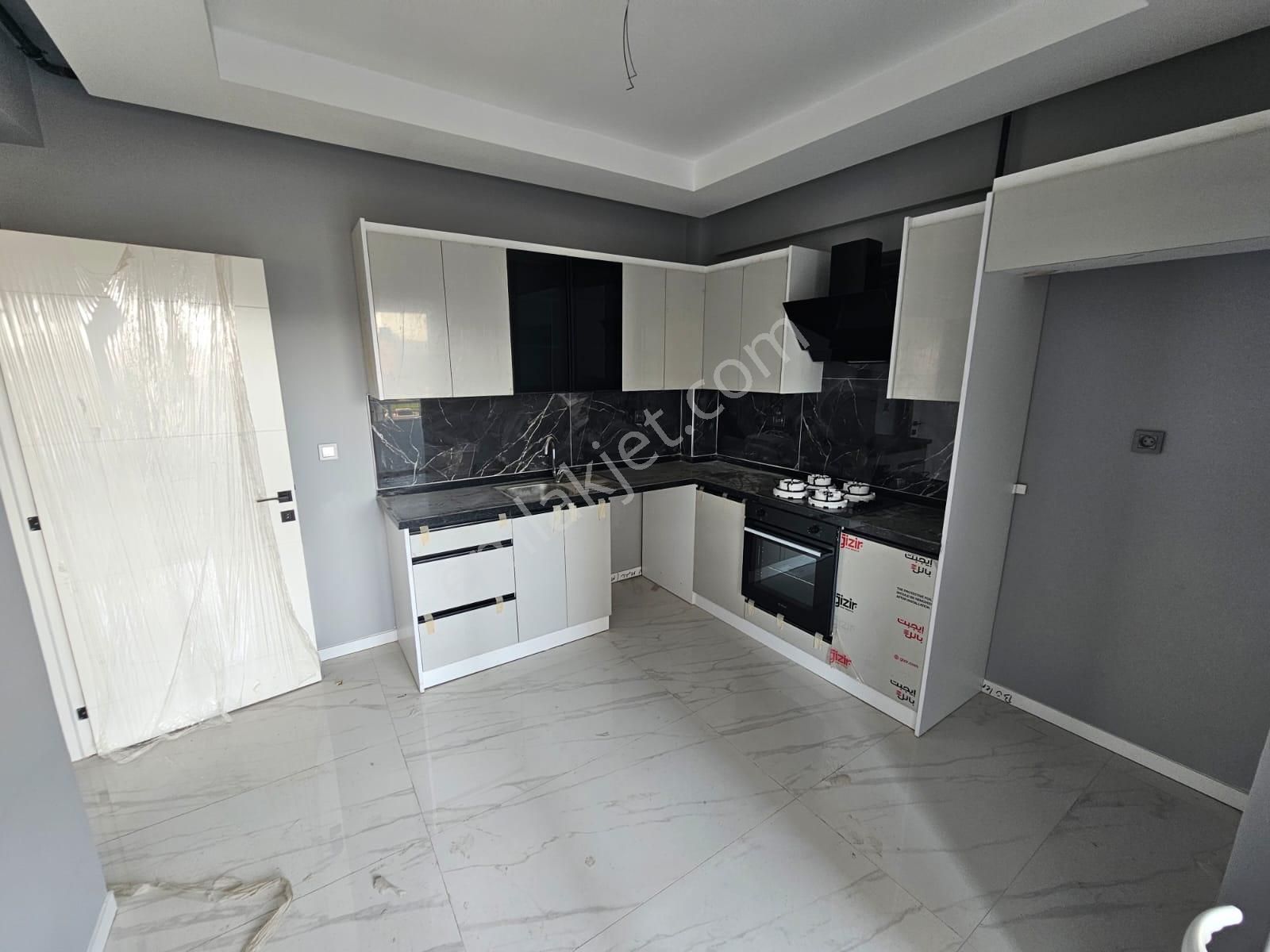 Aydınlar Mahallesi Havuzlu+güvenlikli+sosyal Donatılı+site İçerisinde 3+1/2banyolu +sıfır Daire - Görsel 3
