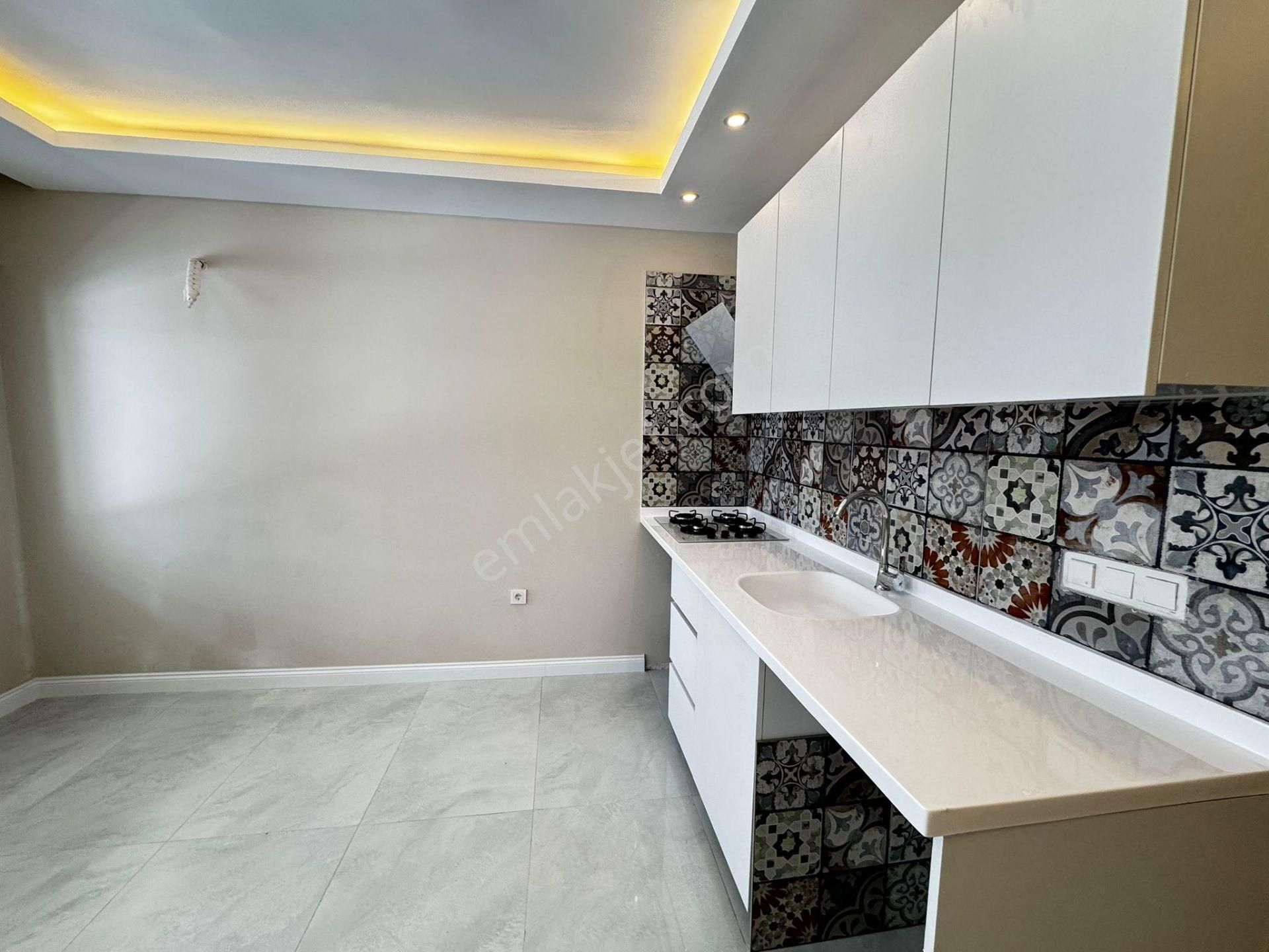 Denize Yürüme Mesafesinde Satılık 1+1 Daire - Görsel 13