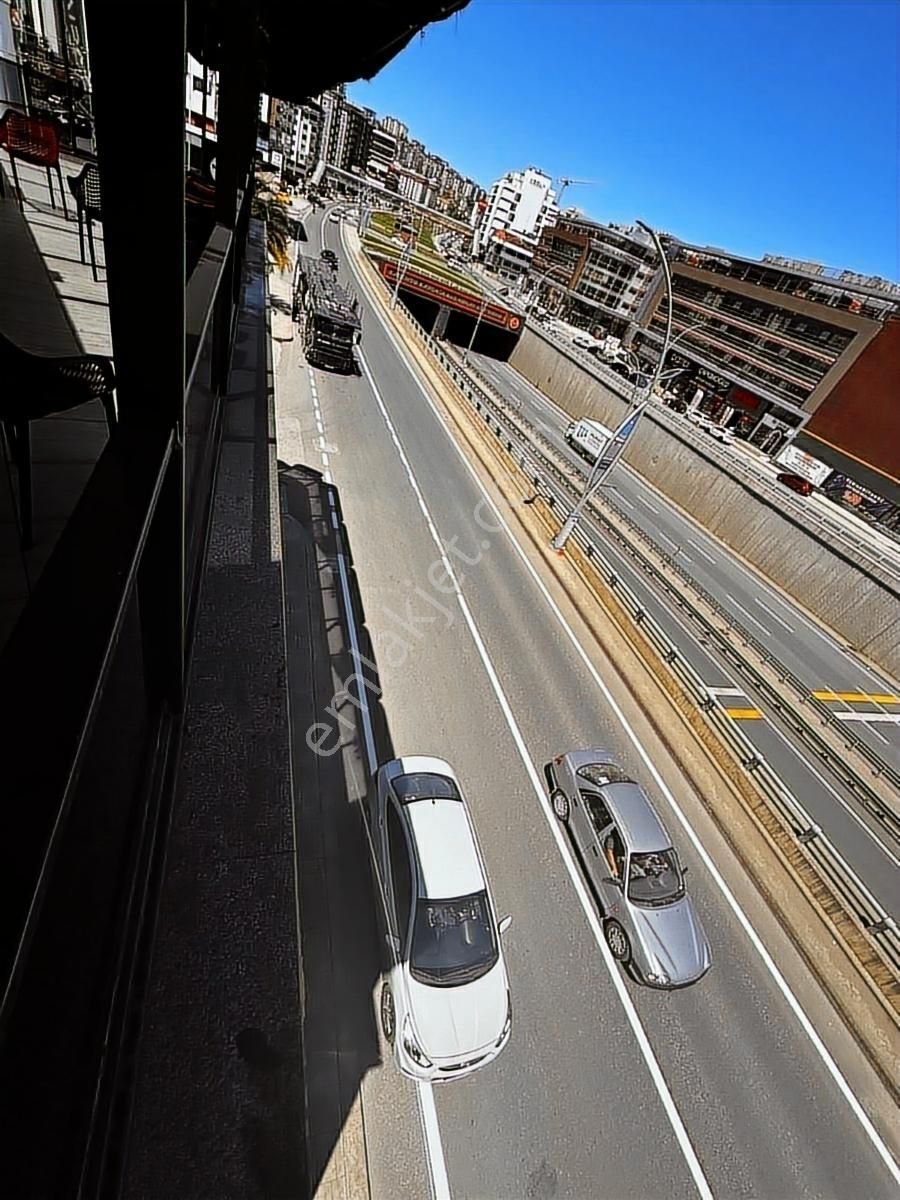 Kaşüstü Ana Yol Üzeri 700m2 Her İşe Uygun 4 Katlı Ticari Bina - Görsel 9