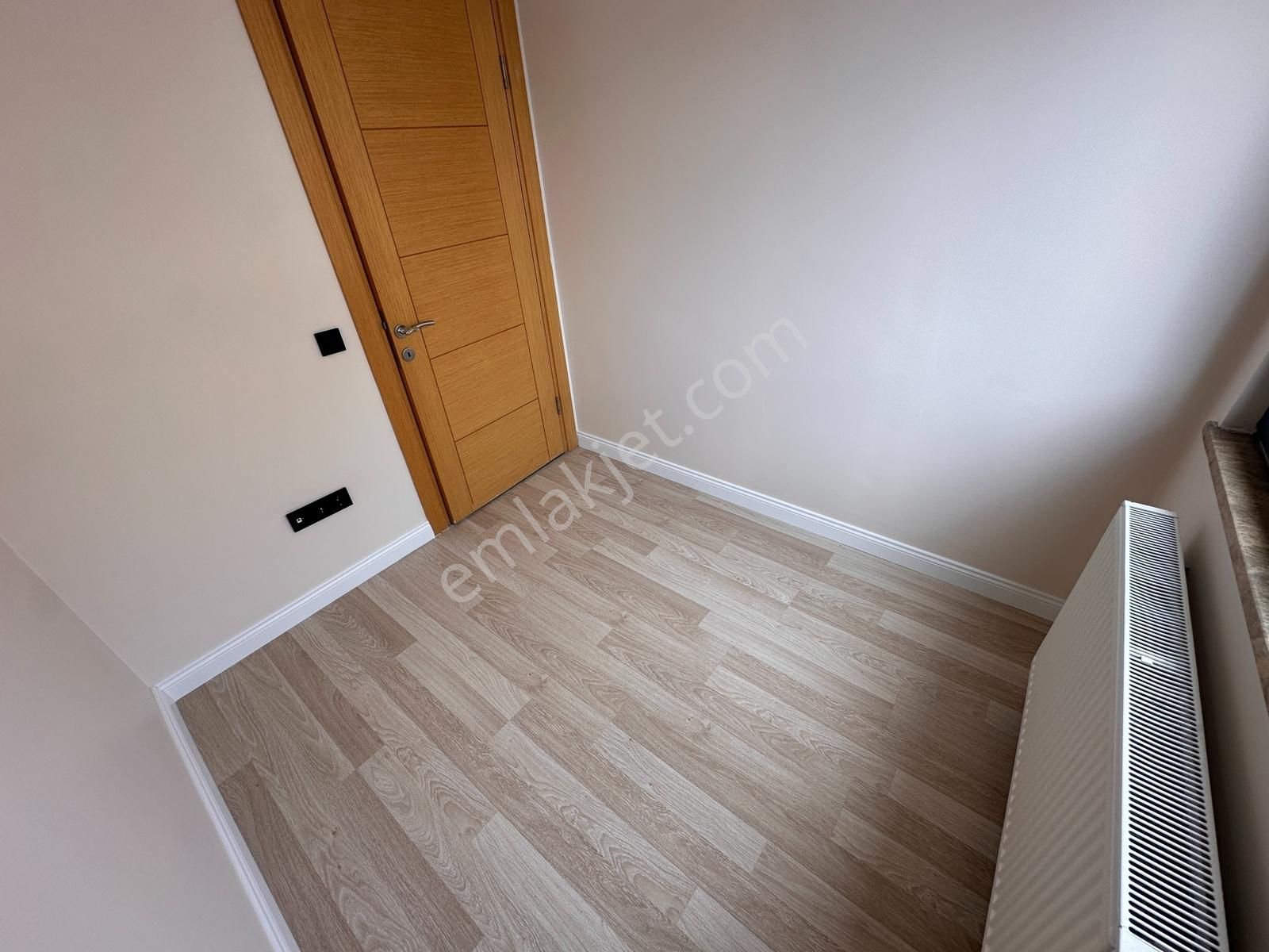 Tamiş'den Altıntepe'de Minibüse Yakın 6 Yıllık 2.kat Ön Köşe 2+1 - Görsel 5