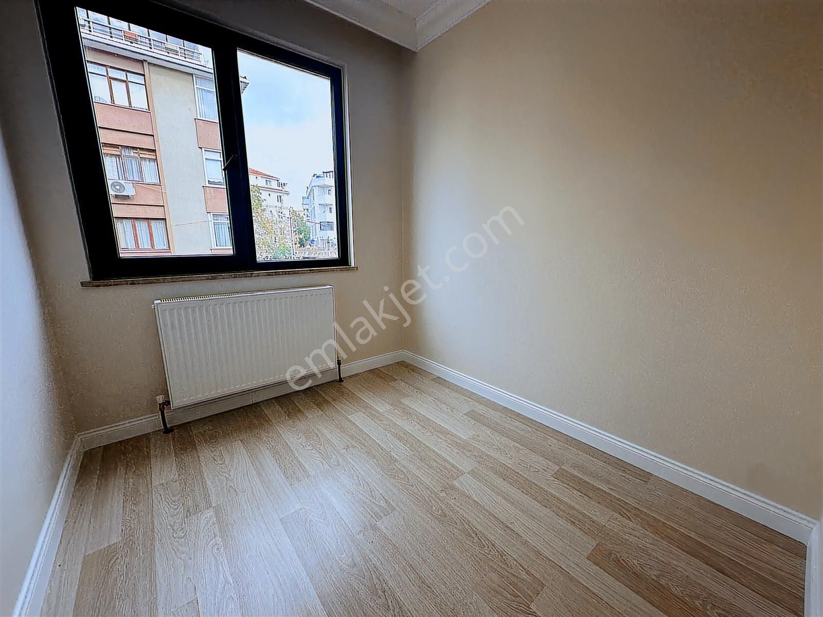 Tamiş'den Altıntepe'de Minibüse Yakın 6 Yıllık 2.kat Ön Köşe 2+1 - Görsel 4