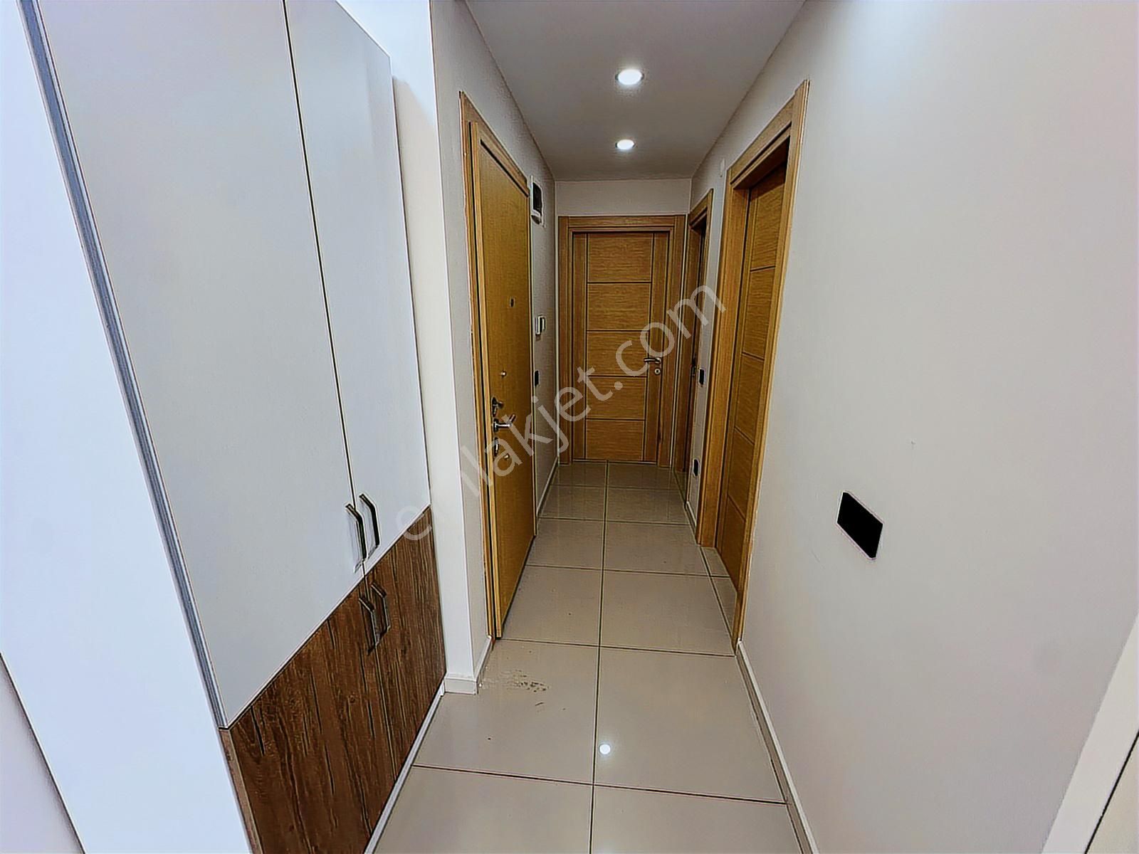 Tamiş'den Altıntepe'de Minibüse Yakın 6 Yıllık 2.kat Ön Köşe 2+1 - Görsel 19