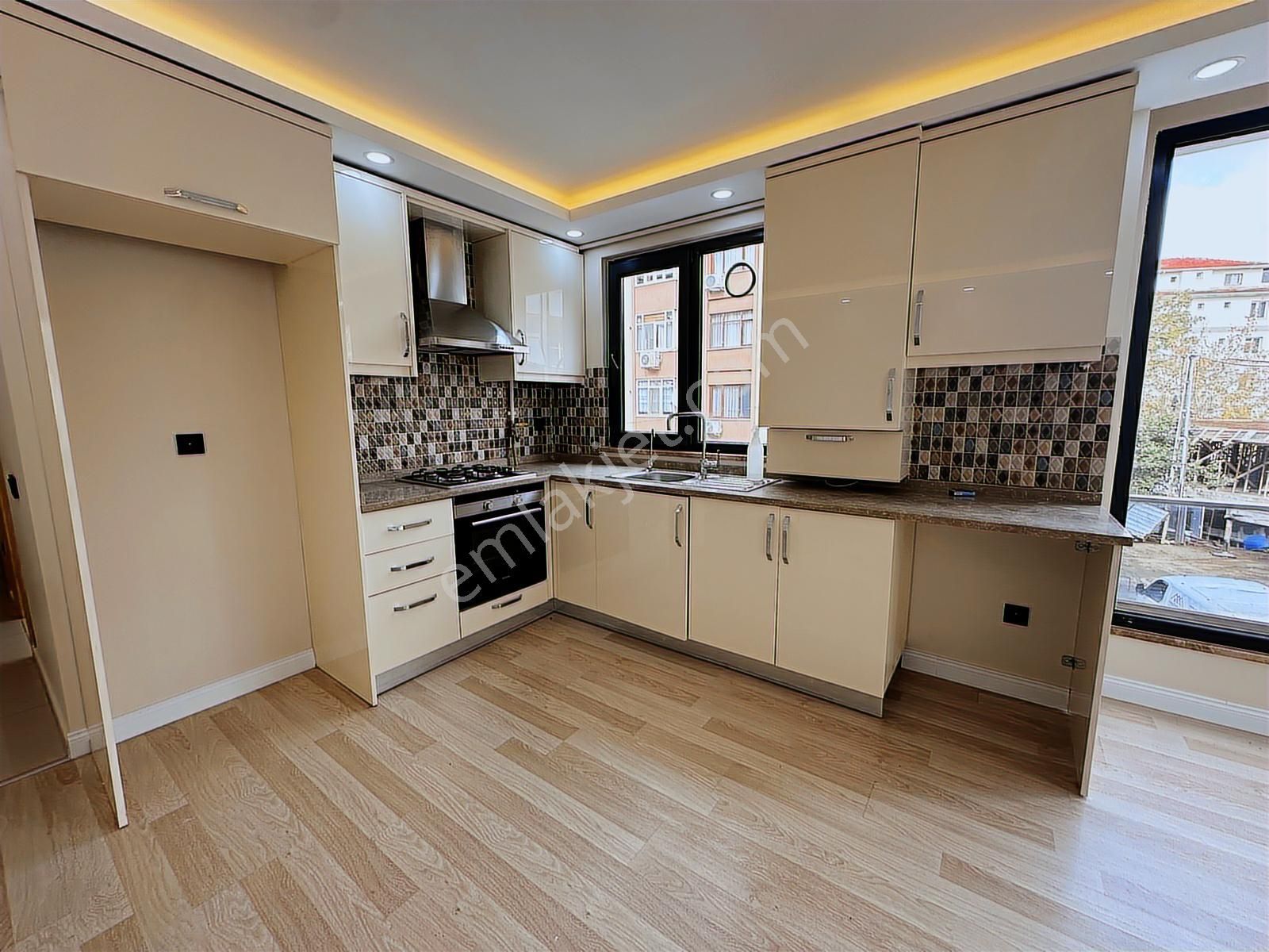 Tamiş'den Altıntepe'de Minibüse Yakın 6 Yıllık 2.kat Ön Köşe 2+1 - Görsel 10