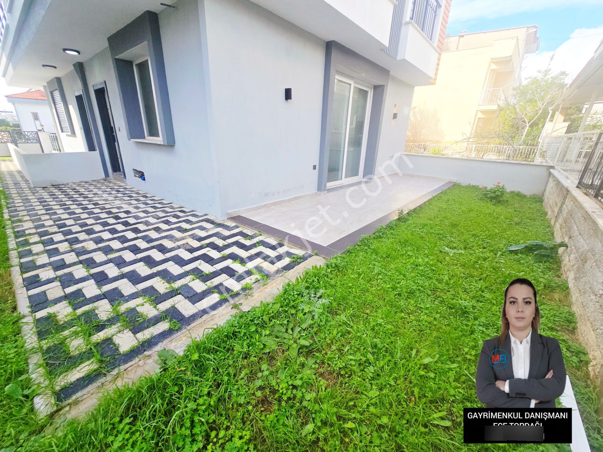 Didimde Satılık 3+1 Müstakil Bahçeli Sıfır Denize 350 Mt. Tripleks Villa ! - Görsel 2