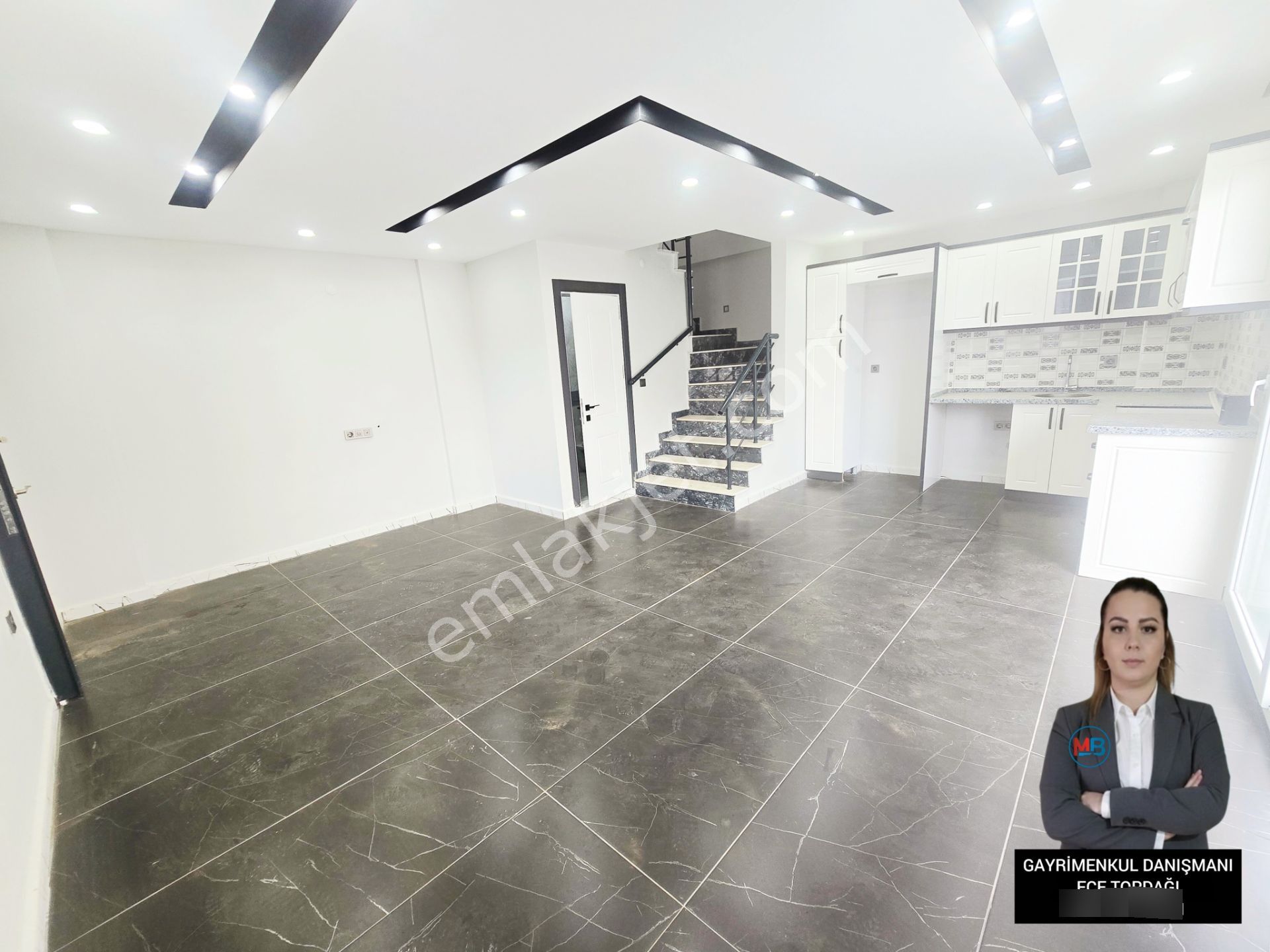 Didimde Satılık 3+1 Müstakil Bahçeli Sıfır Denize 350 Mt. Tripleks Villa ! - Görsel 9