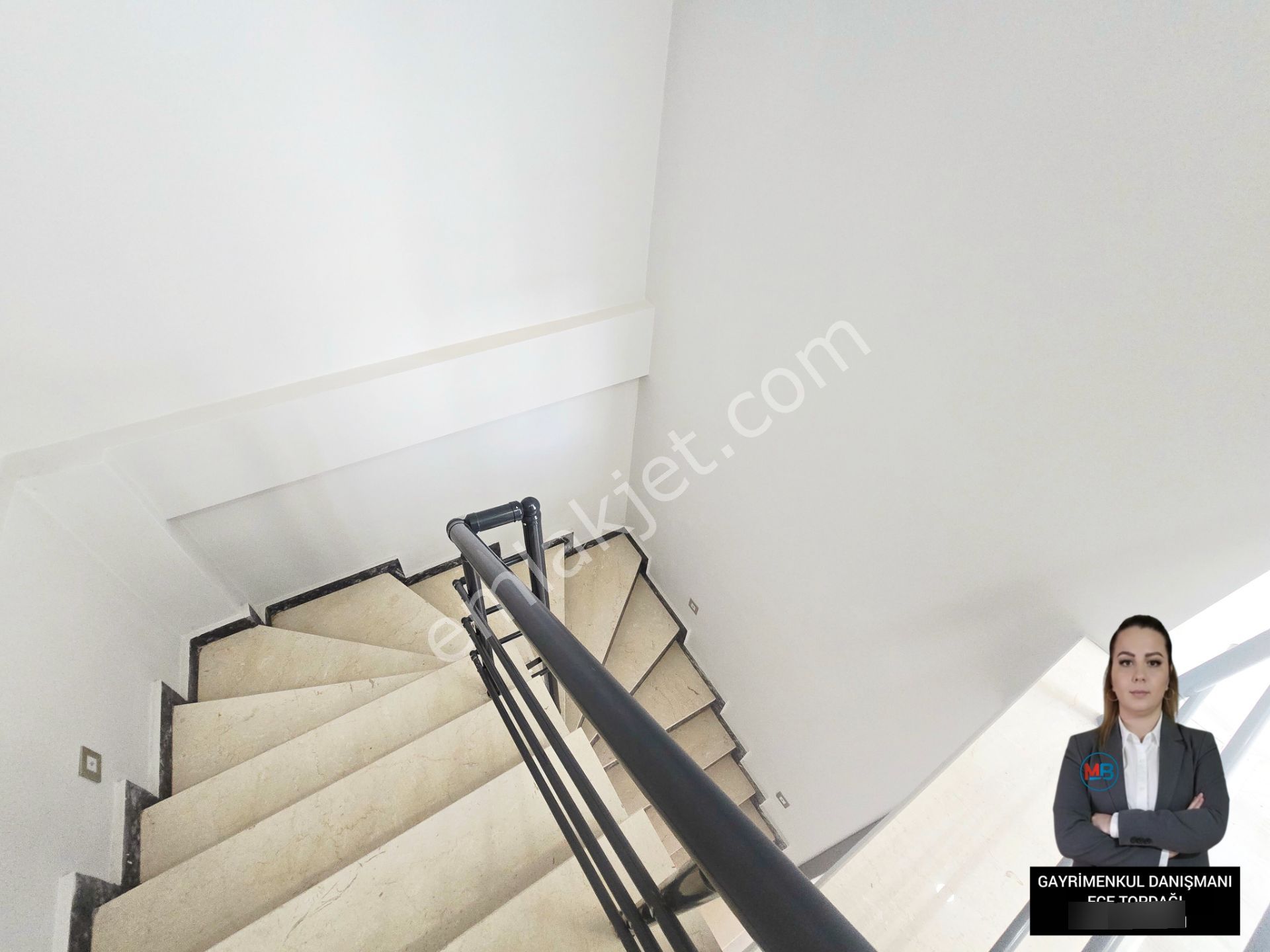 Didimde Satılık 3+1 Müstakil Bahçeli Sıfır Denize 350 Mt. Tripleks Villa ! - Görsel 16