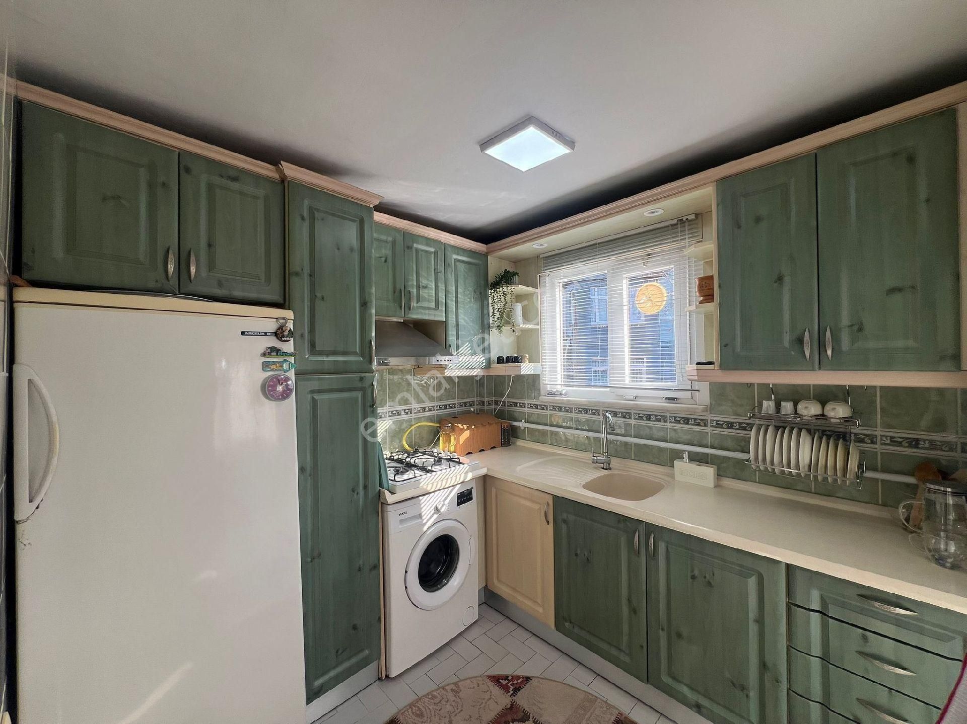 Üsküdar Merkez'de Deniz Manzaralı-balkonlu 2+1 Satılık Daire - Görsel 6