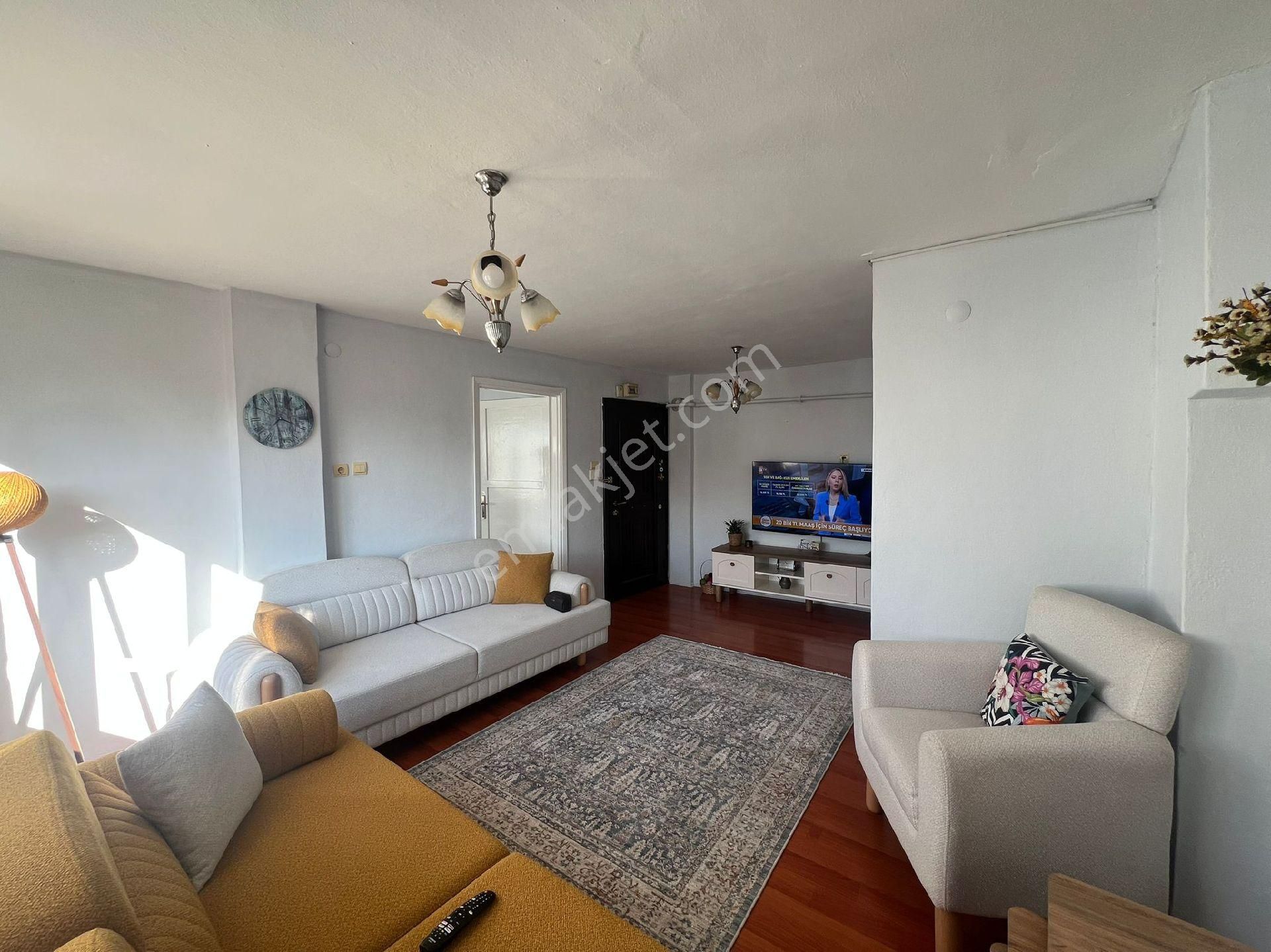 Üsküdar Merkez'de Deniz Manzaralı-balkonlu 2+1 Satılık Daire - Görsel 4