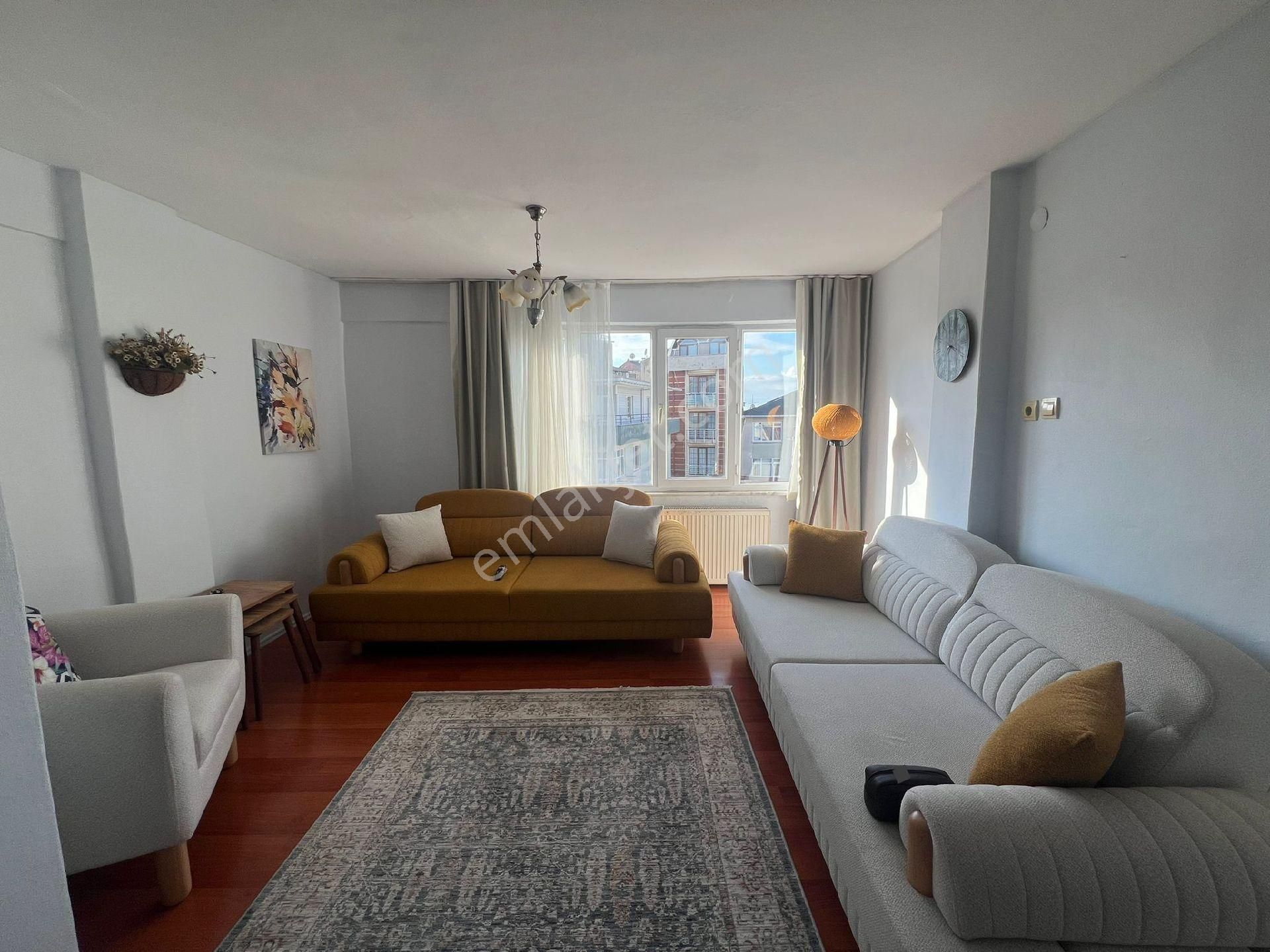 Üsküdar Merkez'de Deniz Manzaralı-balkonlu 2+1 Satılık Daire - Görsel 2