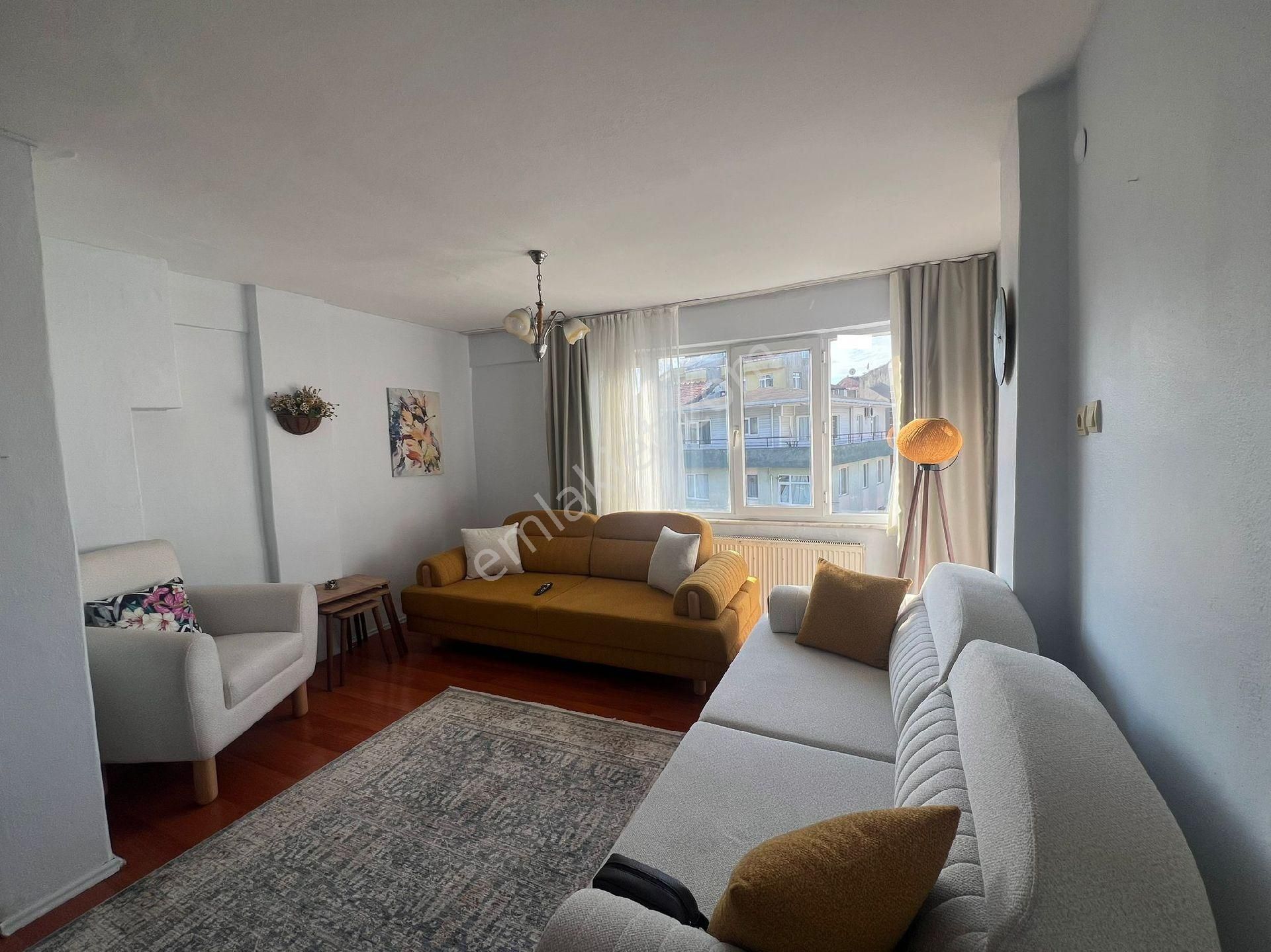 Üsküdar Merkez'de Deniz Manzaralı-balkonlu 2+1 Satılık Daire - Görsel 5