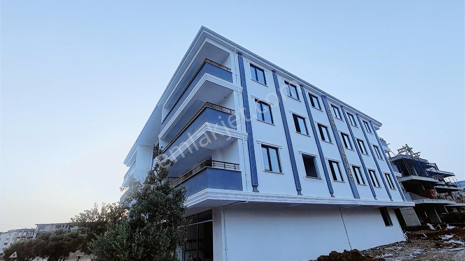 Armutlunun En Güzel Mevkisinde Satılk Daire Ve Dükkanlar İskanlı - Görsel 4