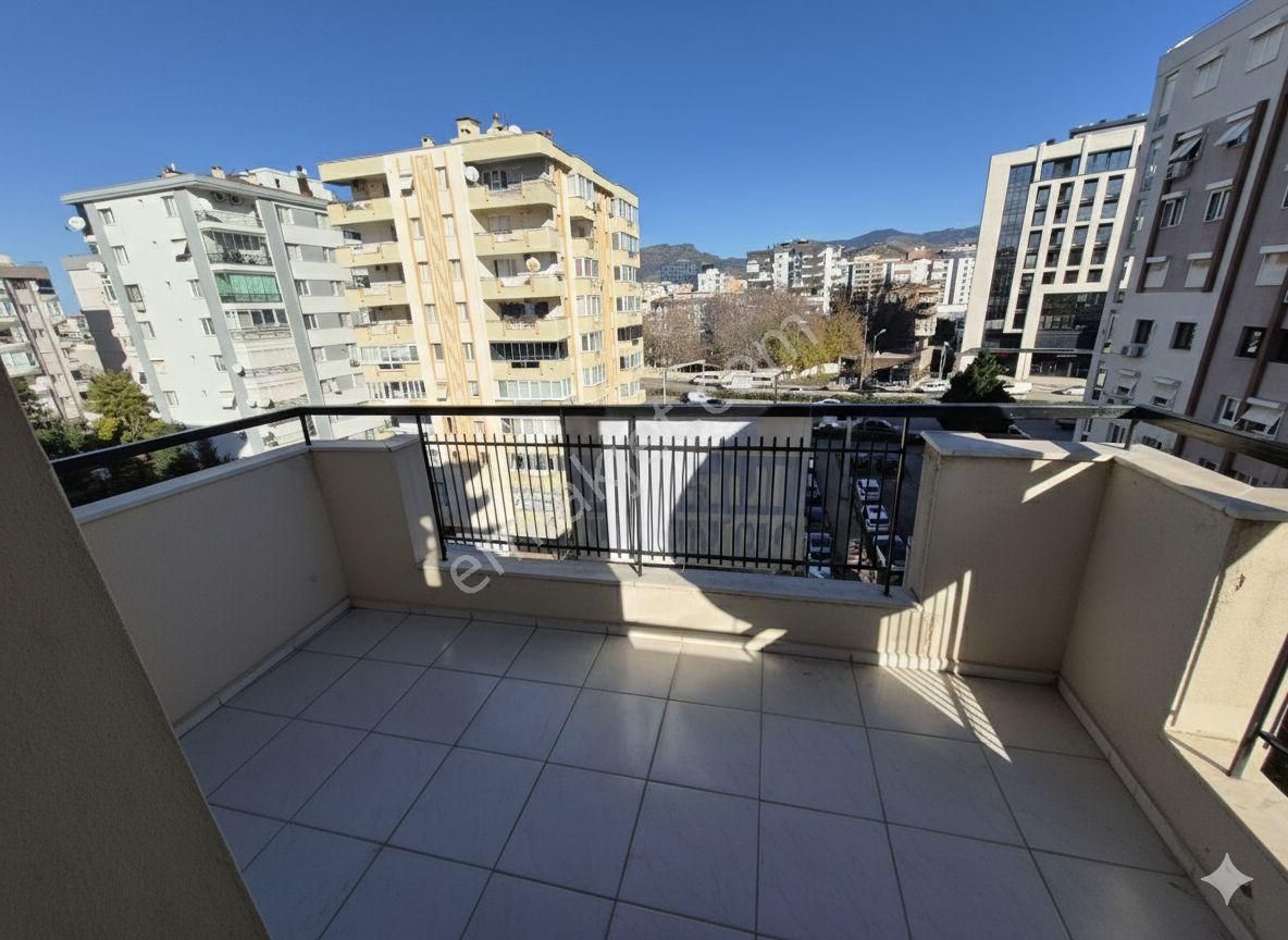 Karşıyaka Bahçelievler Geniş Ve Ferah Ara Kat Kiralık 3 - Görsel 5