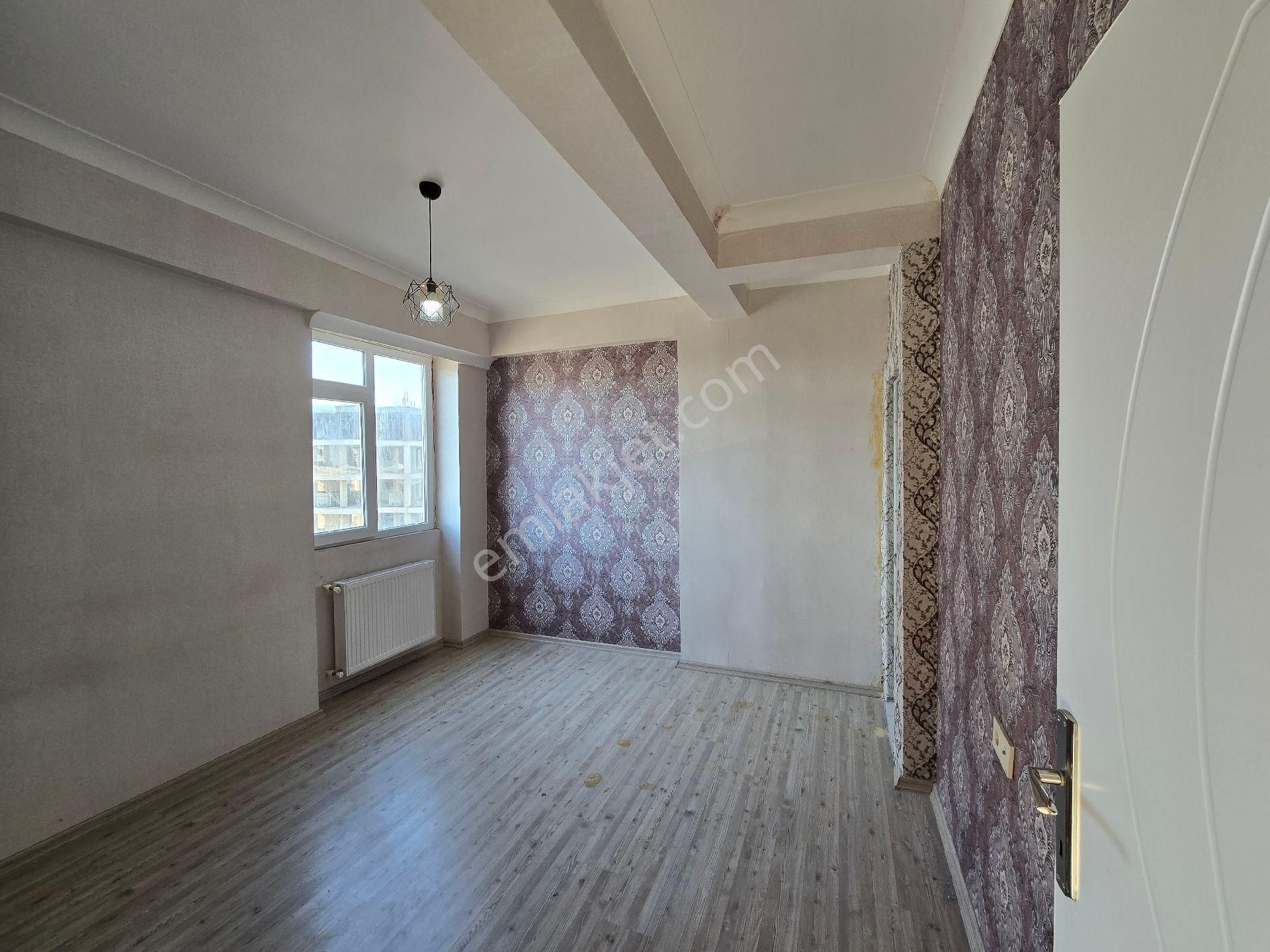 Cadde Seyran'dan Kiralık 2+1 105 M2 Arakat Cephe Açık (memura) - Görsel 10