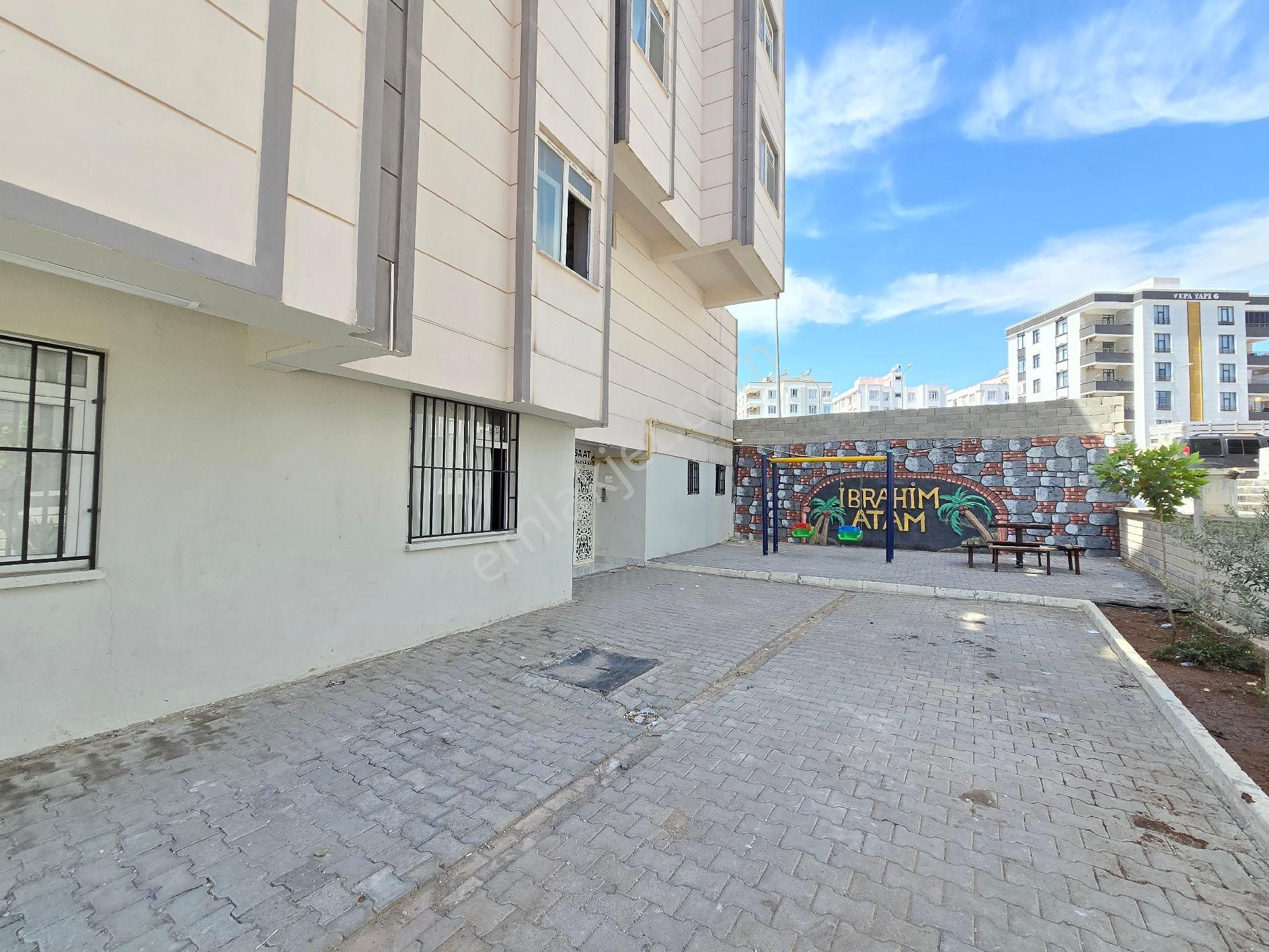 Cadde Seyran'dan Kiralık 2+1 105 M2 Arakat Cephe Açık (memura) - Görsel 16