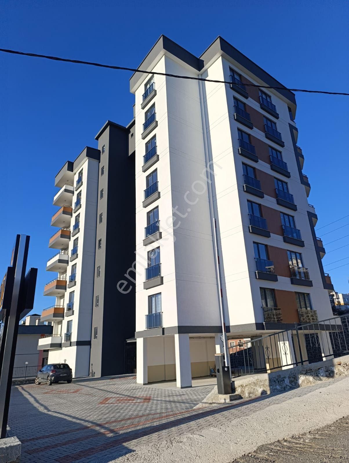 Proje Emlak 'tan Üniversitesi Mahalesinde Kiralık