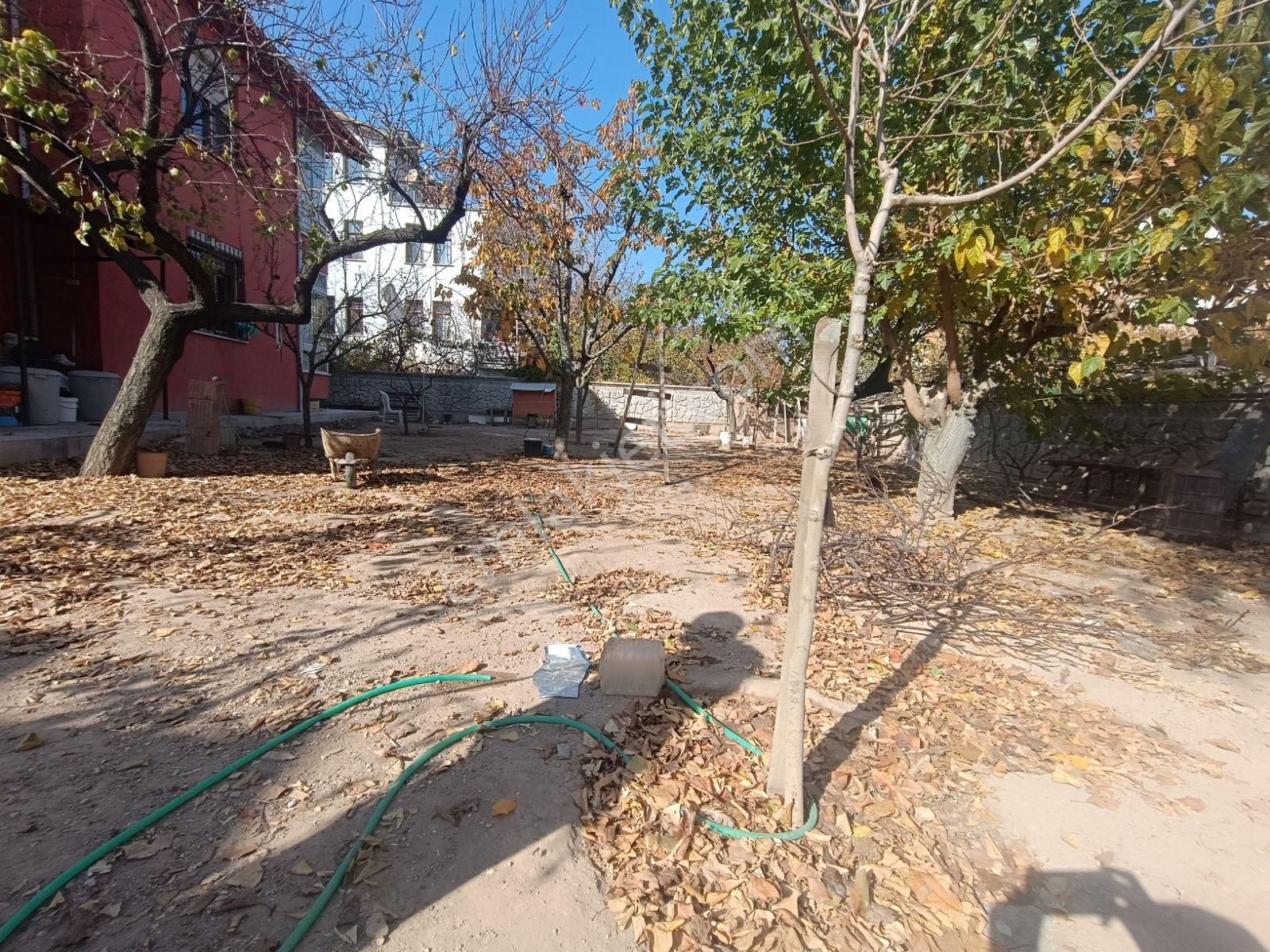 Satılık Komple Bina 685 M² Müstakil Arsa İçinde - Görsel 3