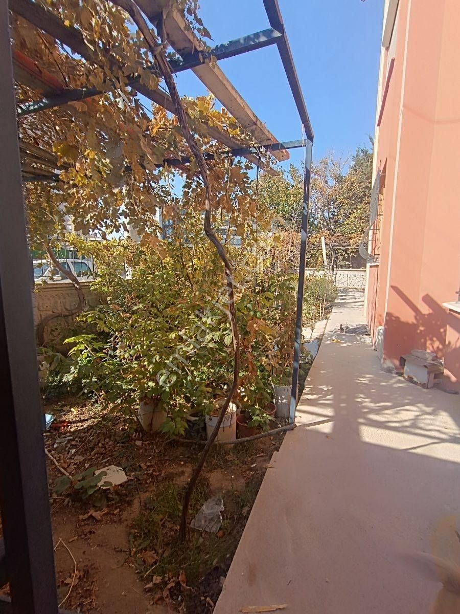 Satılık Komple Bina 685 M² Müstakil Arsa İçinde - Görsel 2