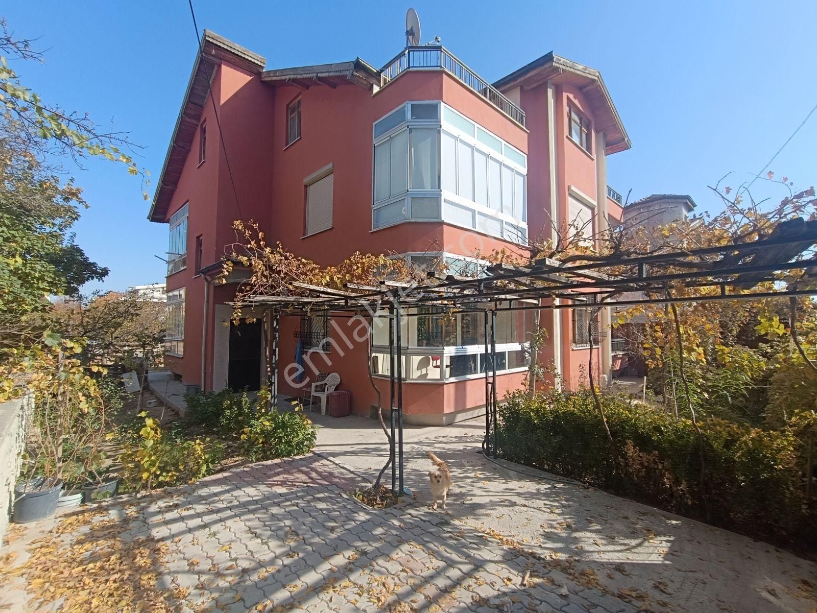 Satılık Komple Bina 685 M² Müstakil Arsa İçinde - Görsel 7