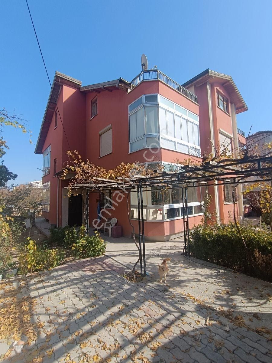 Satılık Komple Bina 685 M² Müstakil Arsa İçinde - Görsel 8