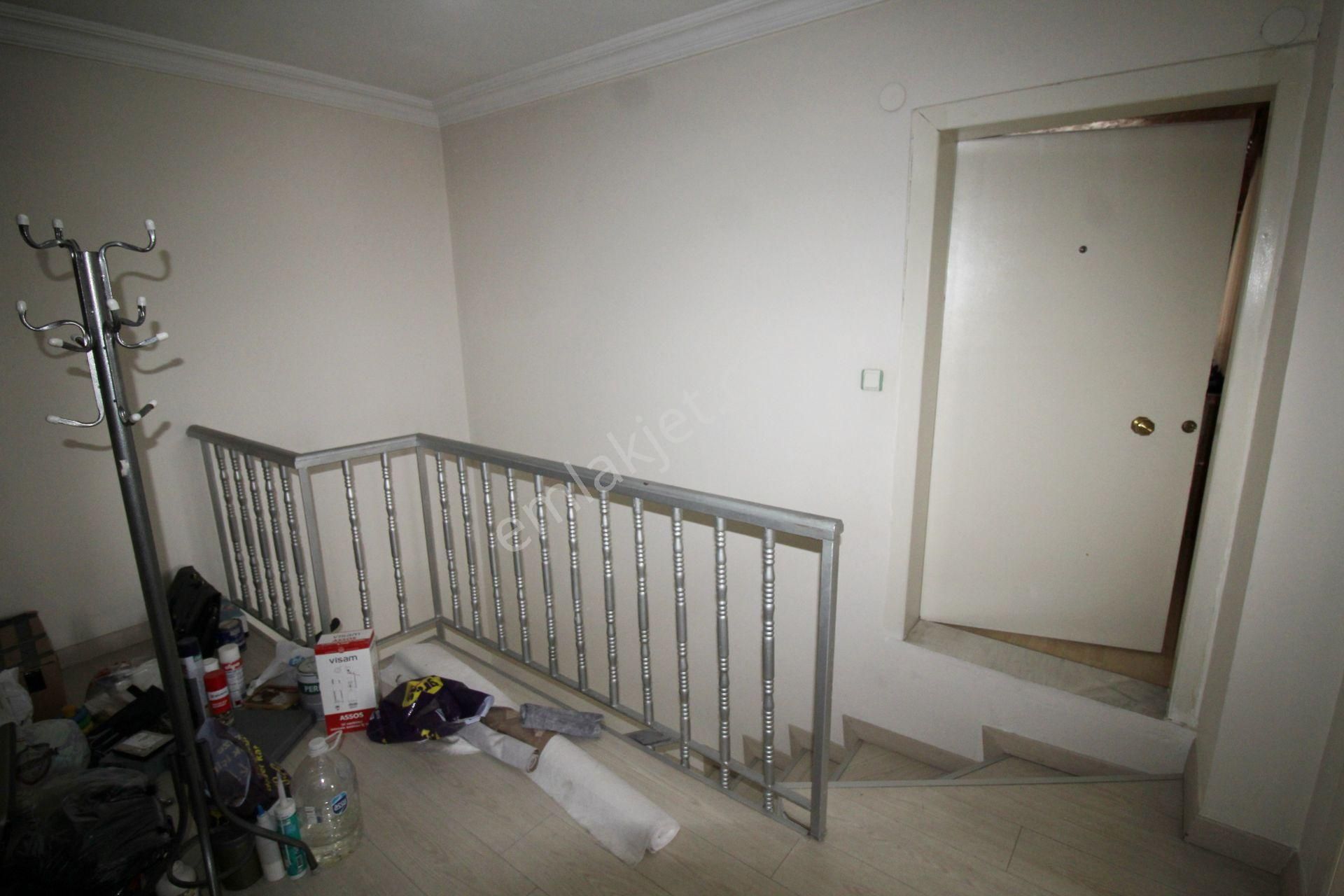 Krc'den Eşref Akıncı Kışlası Yakınında 3+1 Teraslı Dubleks Daire - Görsel 23