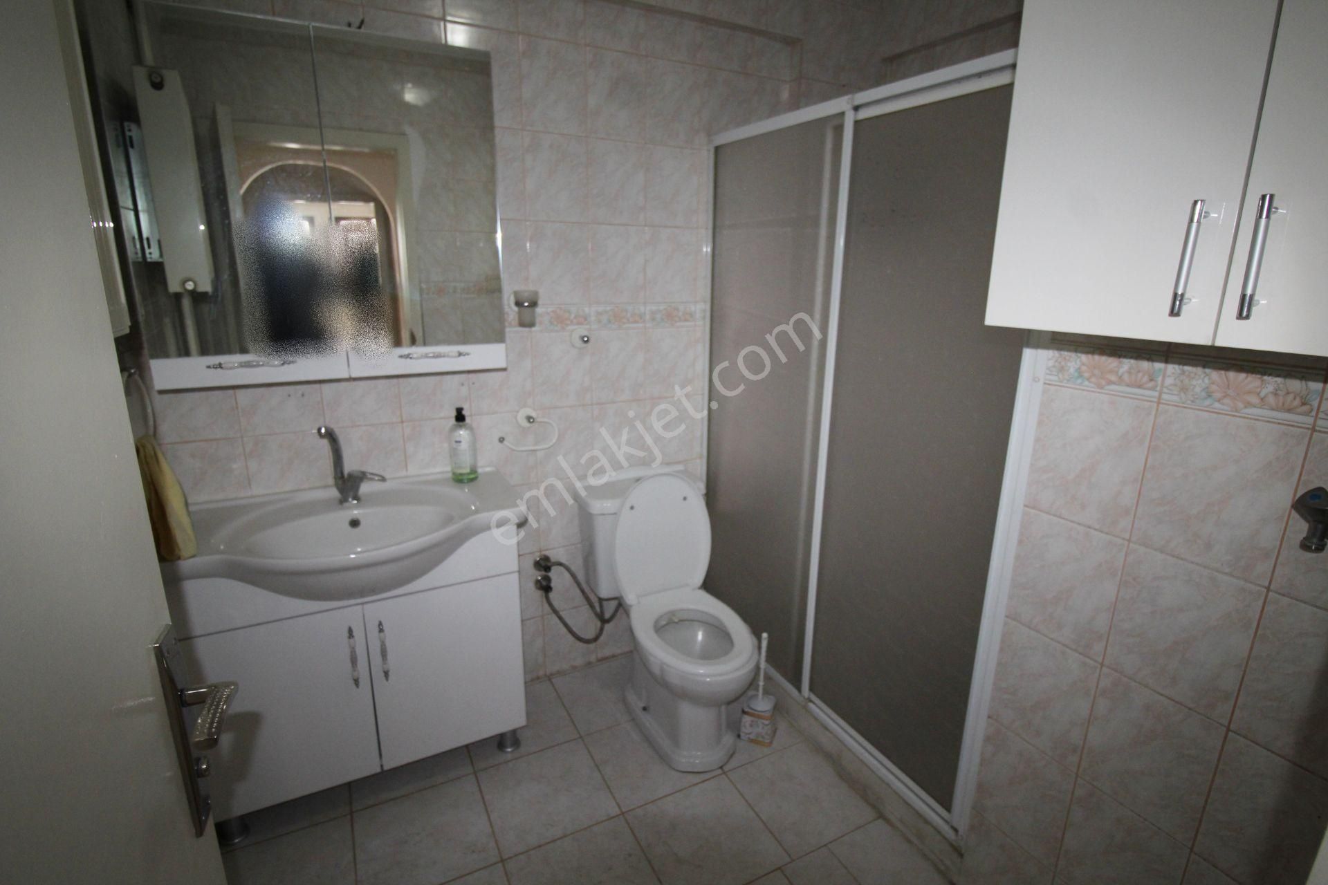 Krc'den Eşref Akıncı Kışlası Yakınında 3+1 Teraslı Dubleks Daire - Görsel 24