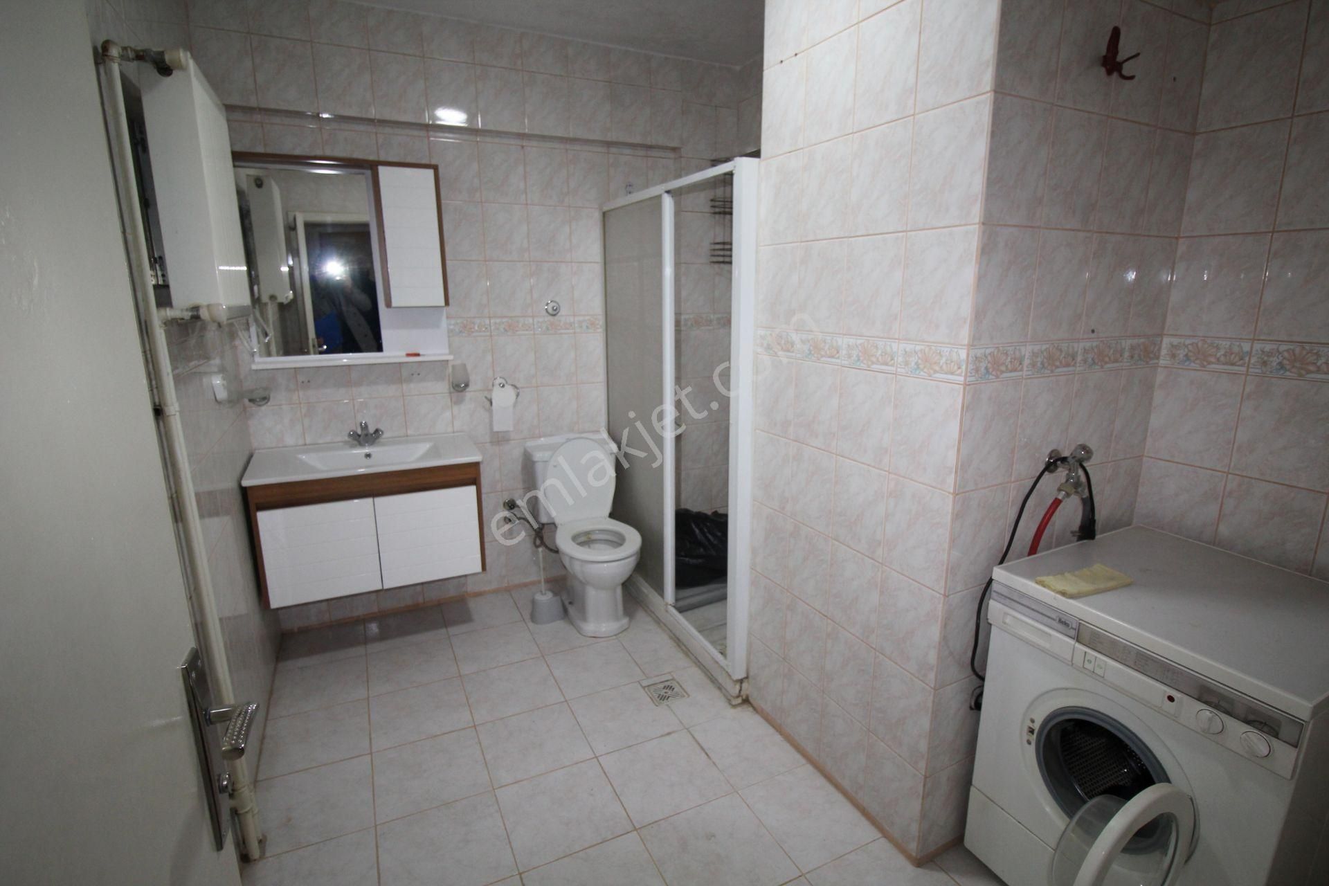 Krc'den Eşref Akıncı Kışlası Yakınında 3+1 Teraslı Dubleks Daire - Görsel 25