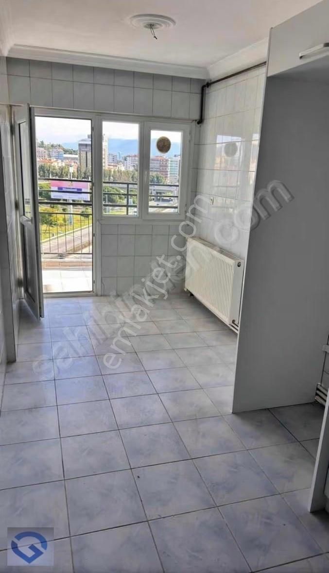 Karşıyaka Dedebaşı'nda Kapalı Mutfak Ara Kat Geniş 3+1 Kiralık - Görsel 3