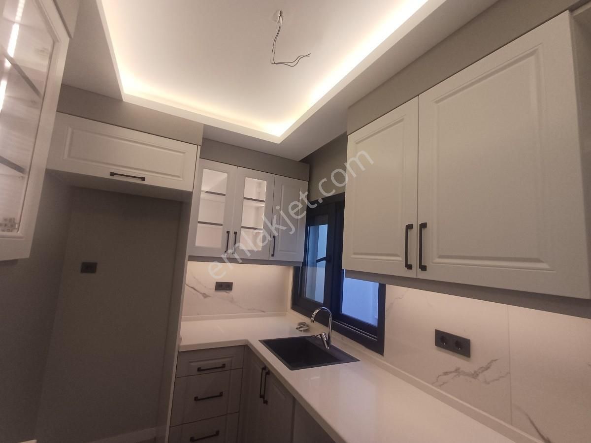 Bornova Atatürk Mahallesinde Müstakil, Bahçeli, Satılık 3+1 - Görsel 17