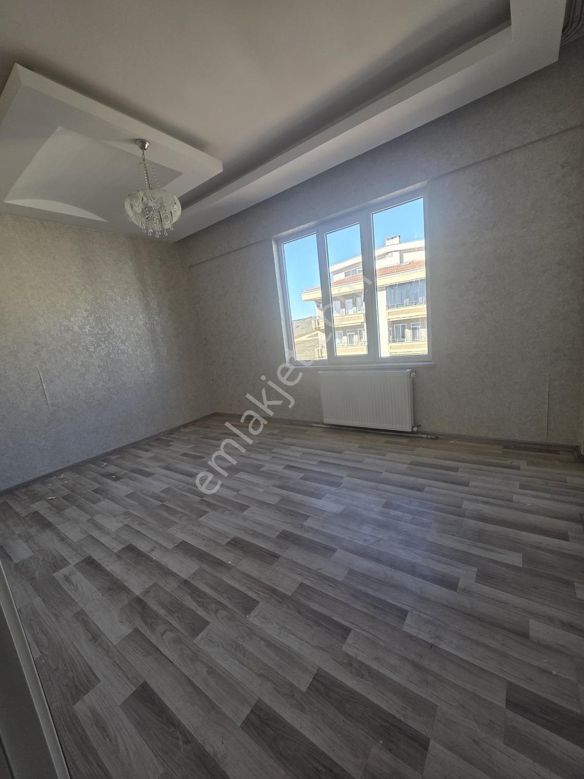 Karacaahmet 2'de Oturumu Geniş Satılık 3+1 Daire - Görsel 9