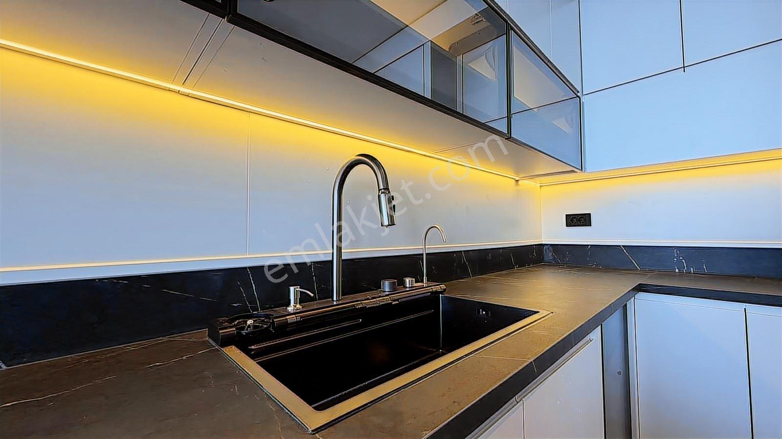 Akıllı Ev Sistemli Denize Sıfır Özel Havuzlu Villa - Görsel 23