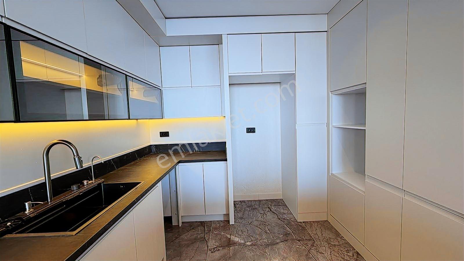 Akıllı Ev Sistemli Denize Sıfır Özel Havuzlu Villa - Görsel 9