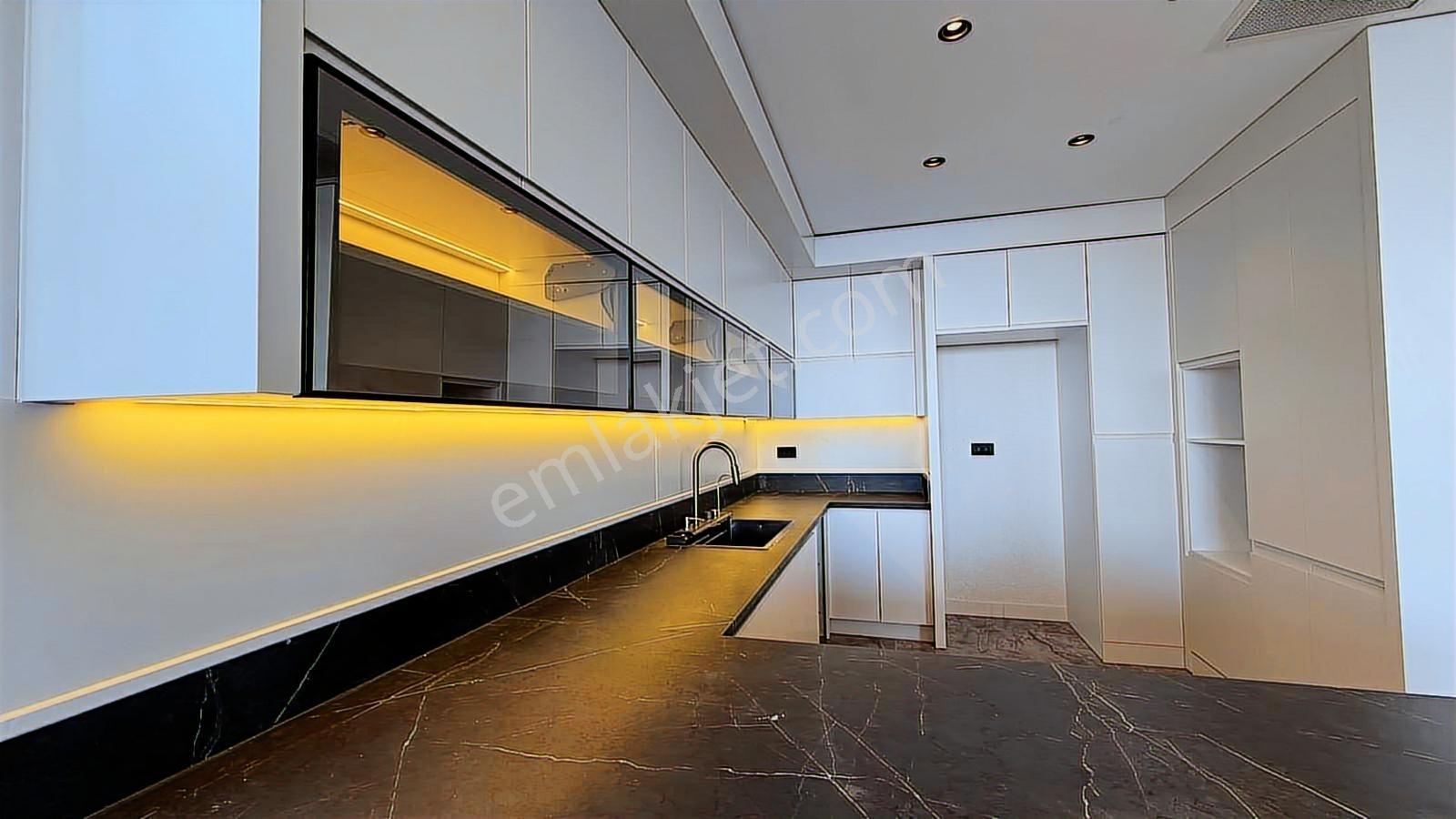 Akıllı Ev Sistemli Denize Sıfır Özel Havuzlu Villa - Görsel 24