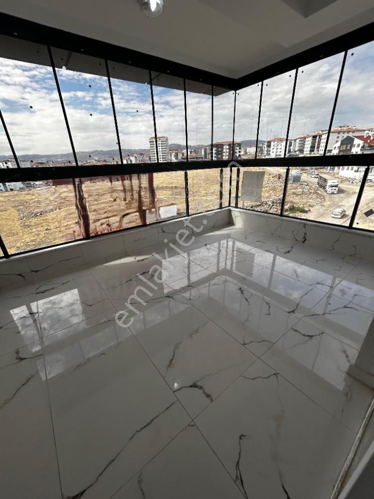 Yenikent Fevzi Çakmak Mah 3+1 E.banyolu Ön Cephe Sıfır Daire - Görsel 21
