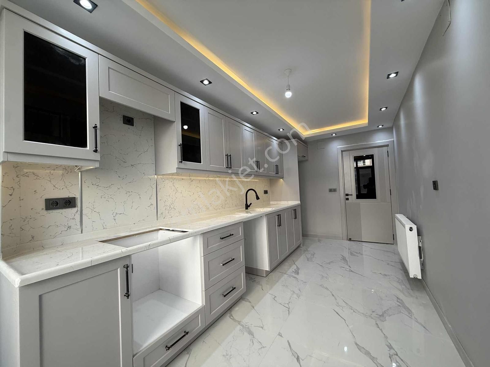 T.özal'da Aksagaz Cvr 6 Katlı Apt/3+1/k.mutfak/ç.banyo/lüx Daire - Görsel 21