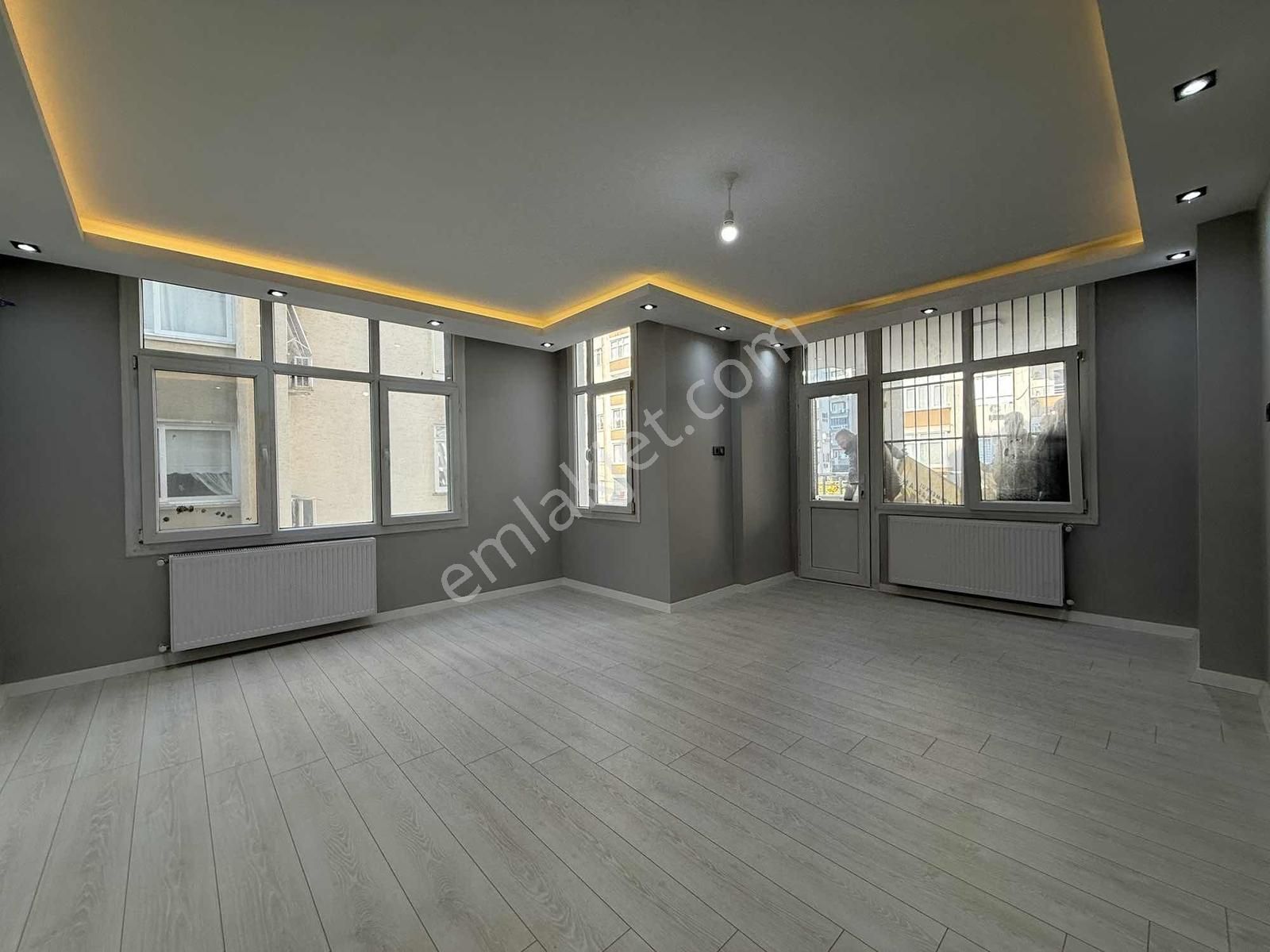 T.özal'da Aksagaz Cvr 6 Katlı Apt/3+1/k.mutfak/ç.banyo/lüx Daire - Görsel 2